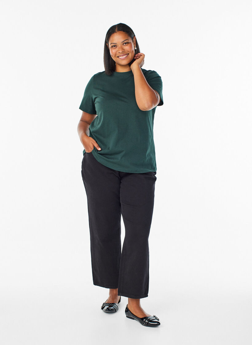 Basic-T-Shirt aus Baumwolle mit Rundhalsausschnitt, Gr&uuml;n, Model image number 1