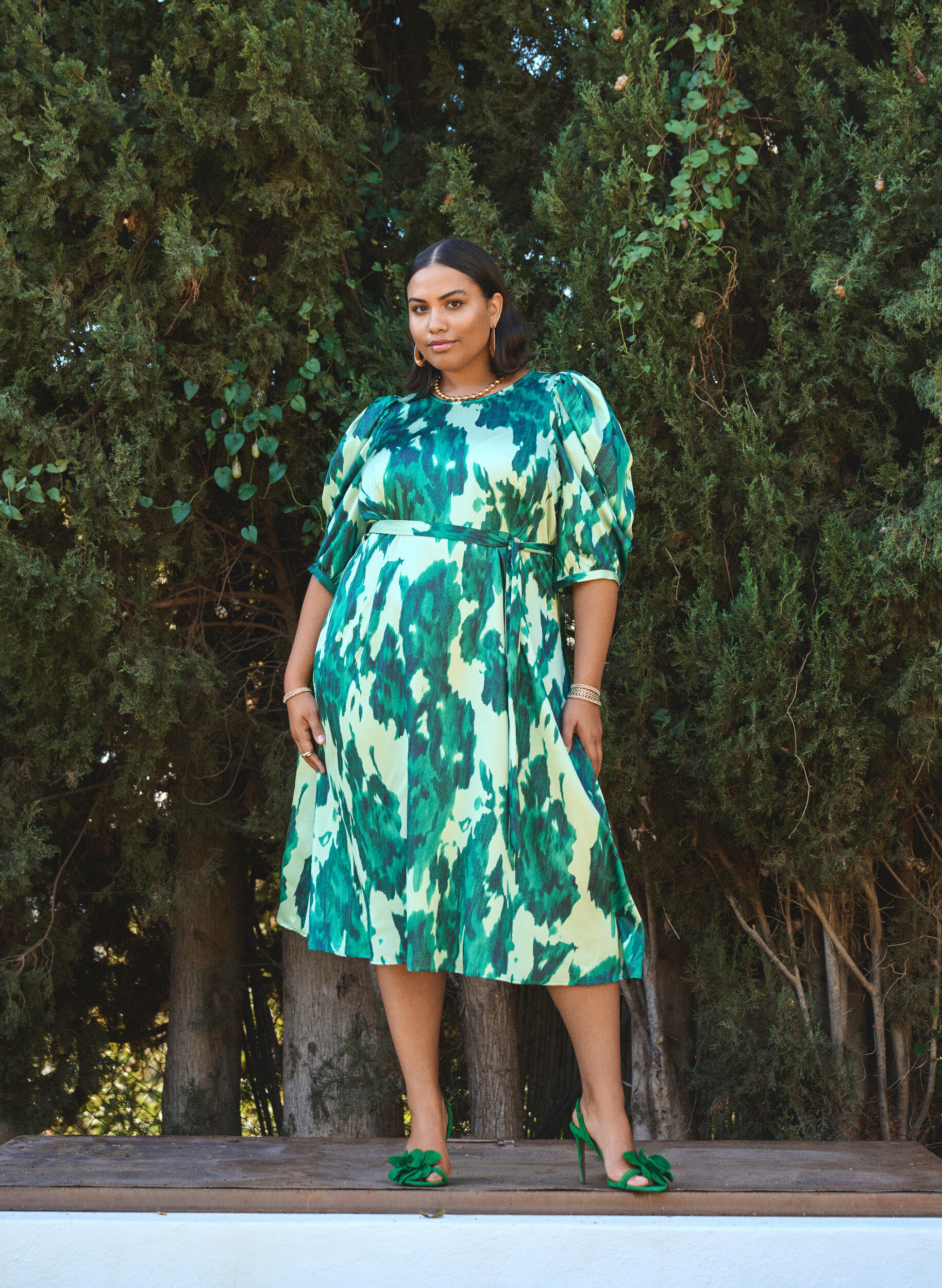 Zizzi Robes de soir&eacute;e &agrave; manches courtes avec ceinture &agrave; n&oelig;ud, Vert, Image image number 0