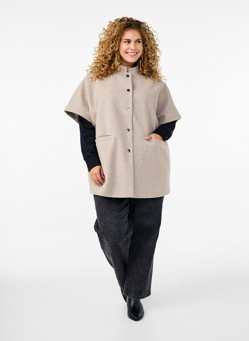Veste cape en tissu imitation laine et à manches courtes, Simply Taupe Mel., Model image number 2