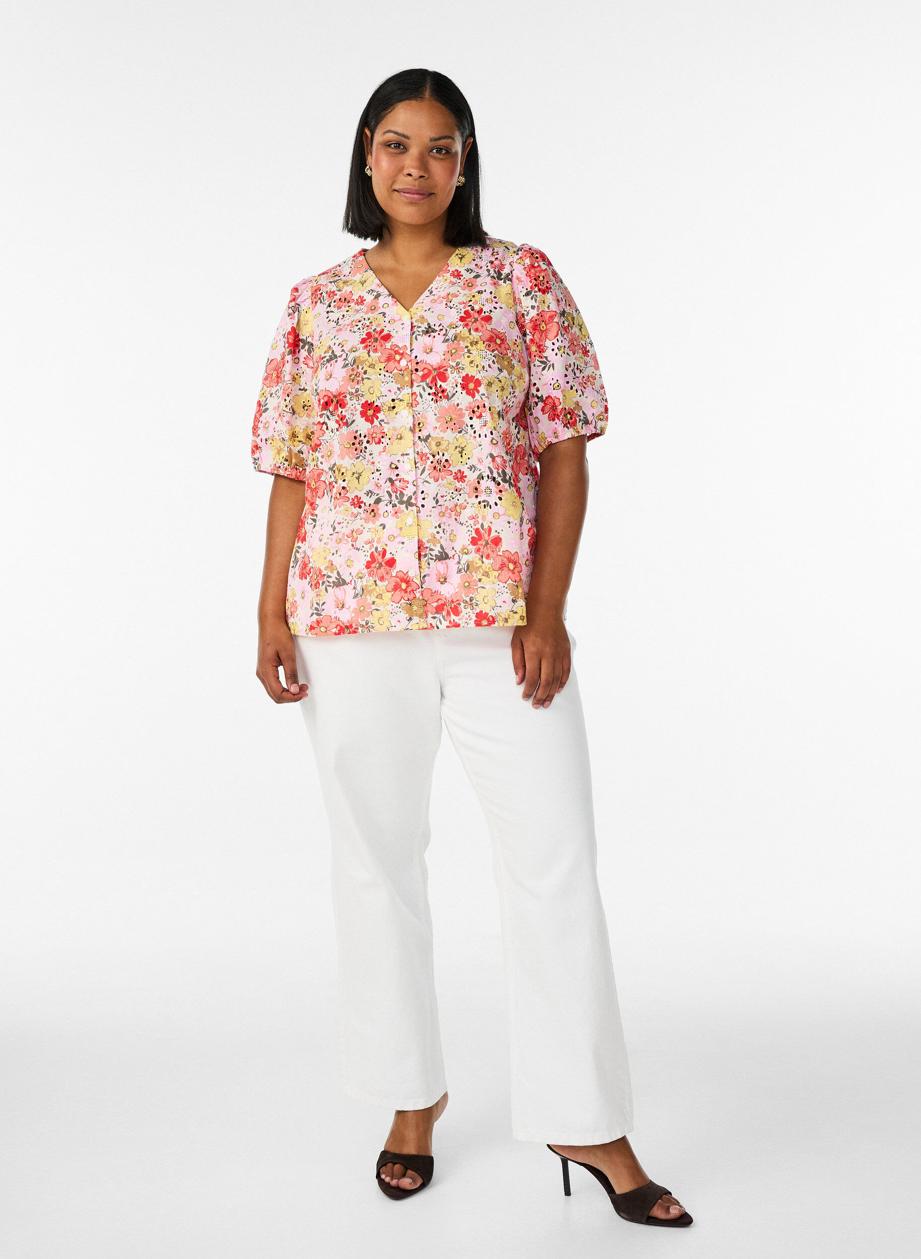 ZizziBlouse florale avec broderie ajour&eacute;e et col V, Rose, Model image number 1