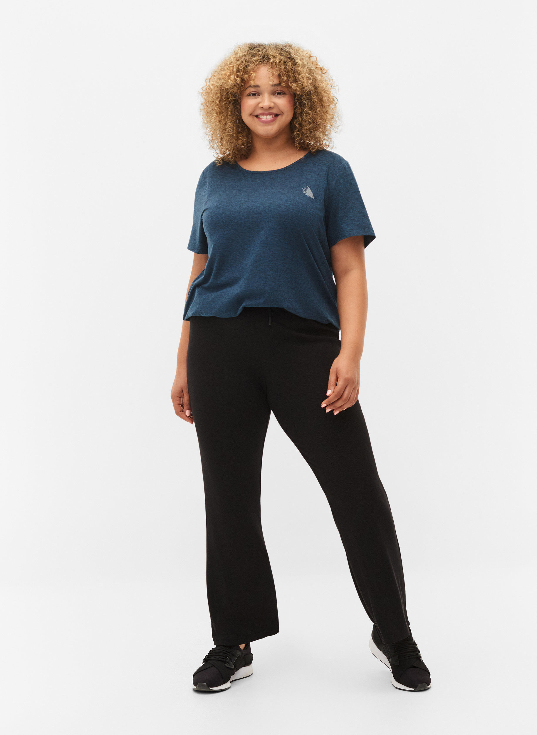 Zizzi T-shirt d'entra&icirc;nement m&eacute;lang&eacute; &agrave; col rond, Night Sky Mel., Model image number 2