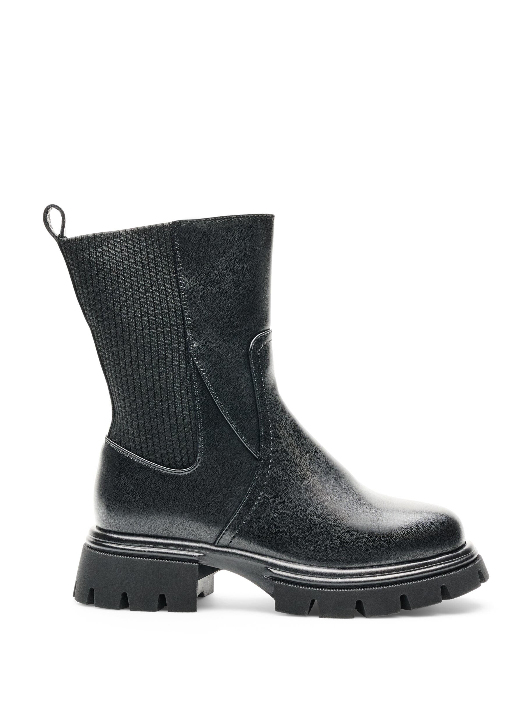 Chelsea-Boot mit klobiger Sohle und gerippten Eins&auml;tzen