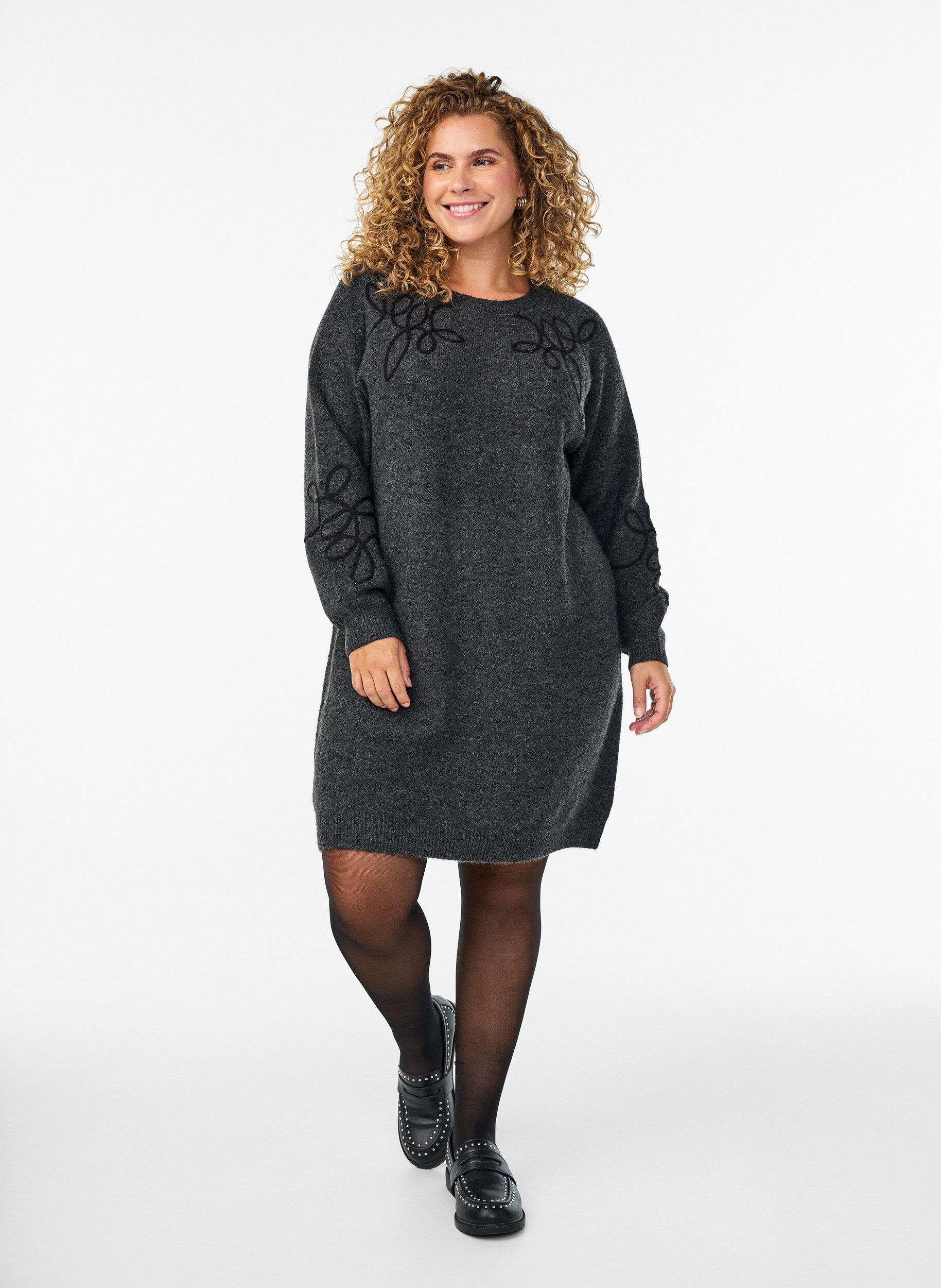 Zizzi Kurzes Strickkleid mit aufgen&auml;hten Kordeldetails, Grau, Model image number 0