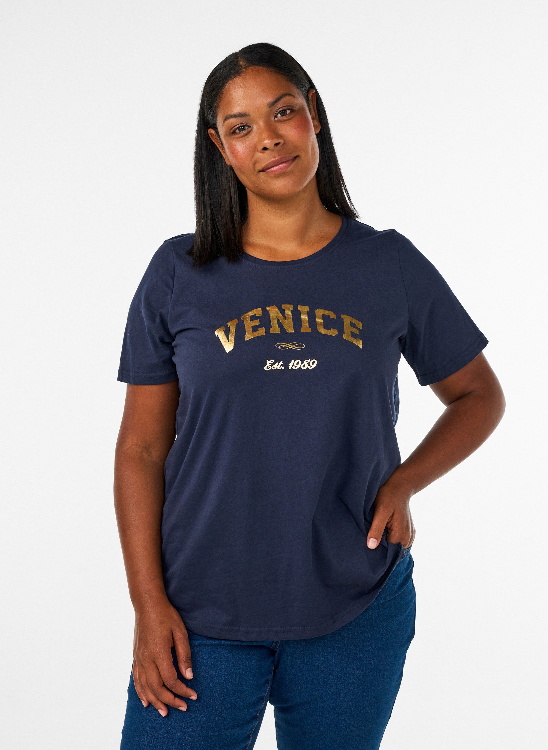 T-Shirt mit Motiv, Blau, Model