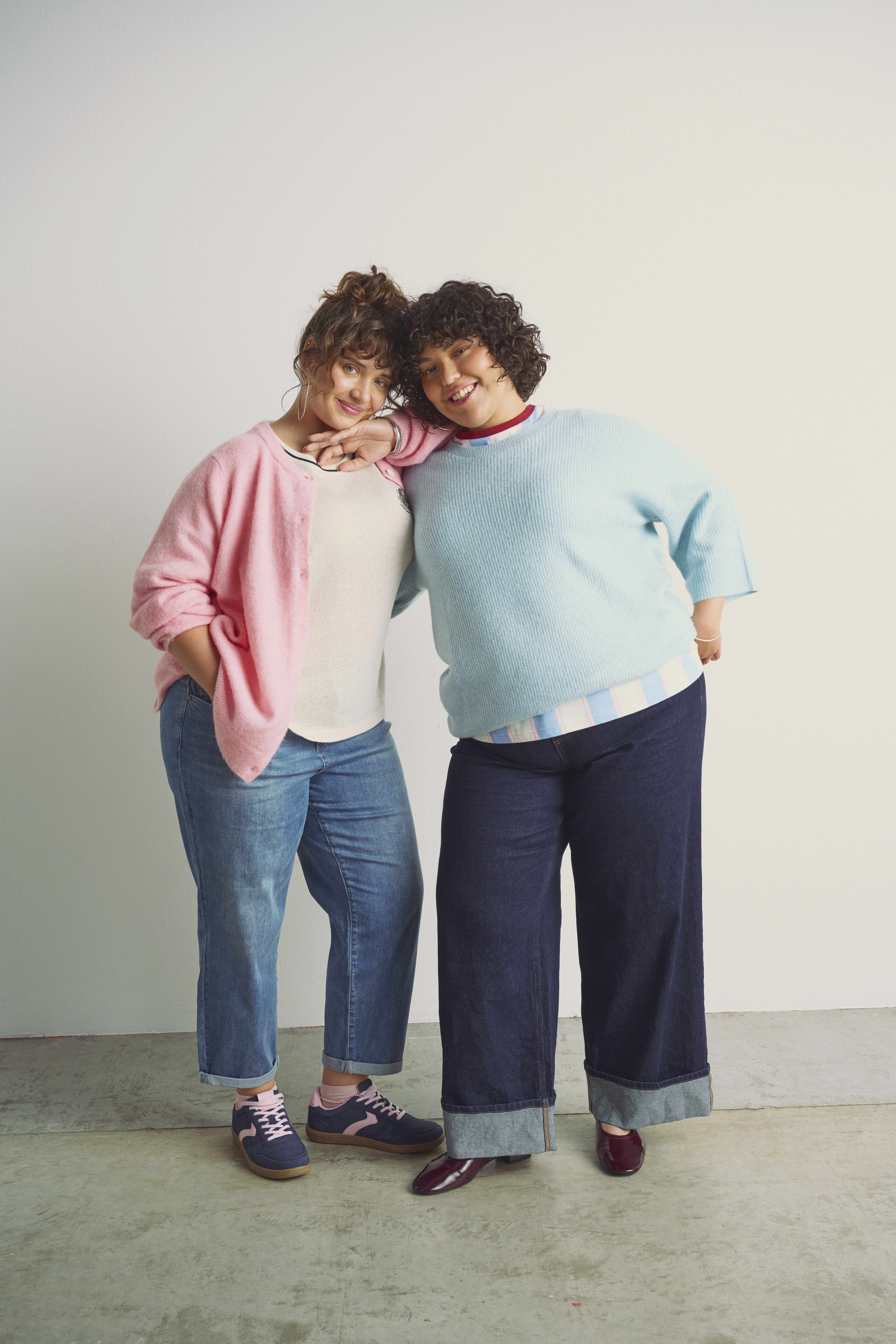 Farbenfrohe Strickwaren, , Model