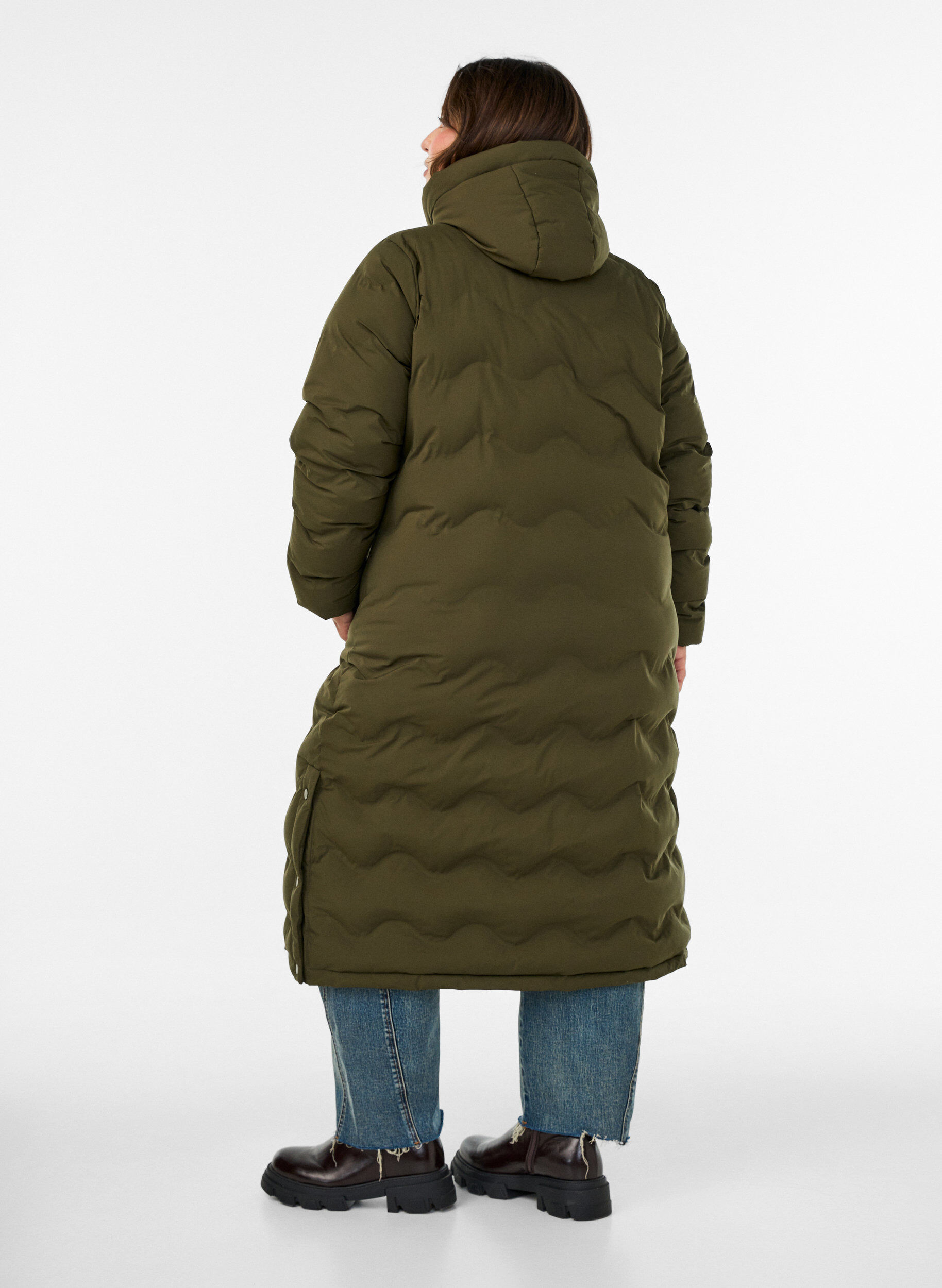 ZizziLange Kapuzen-Steppjacke mit Wellenmuster, Gr&uuml;n, Model image number 2