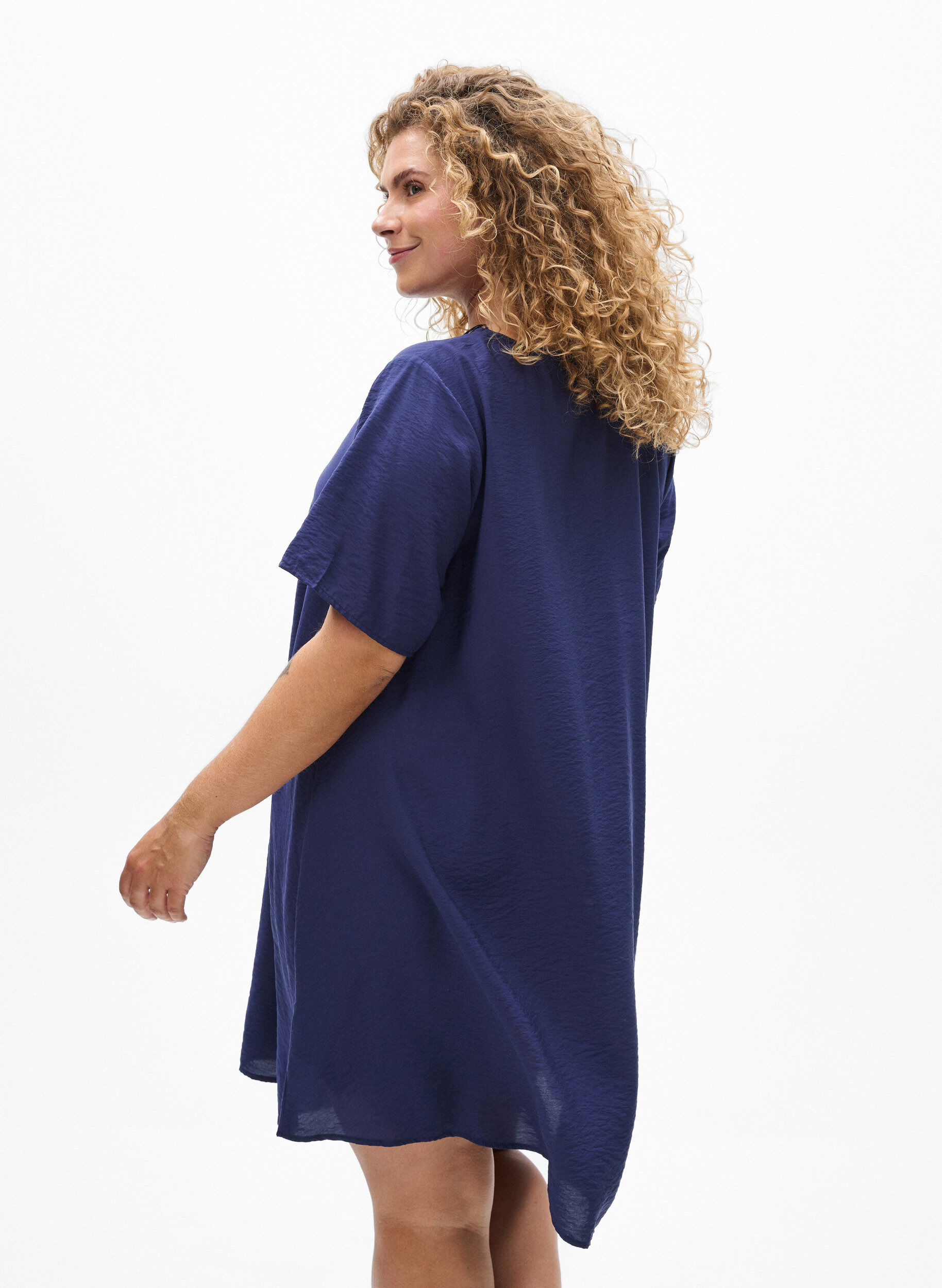 Zizzi A-Linien-Kleid aus Viskose mit kurzen &Auml;rmeln, Blau, Model image number 2