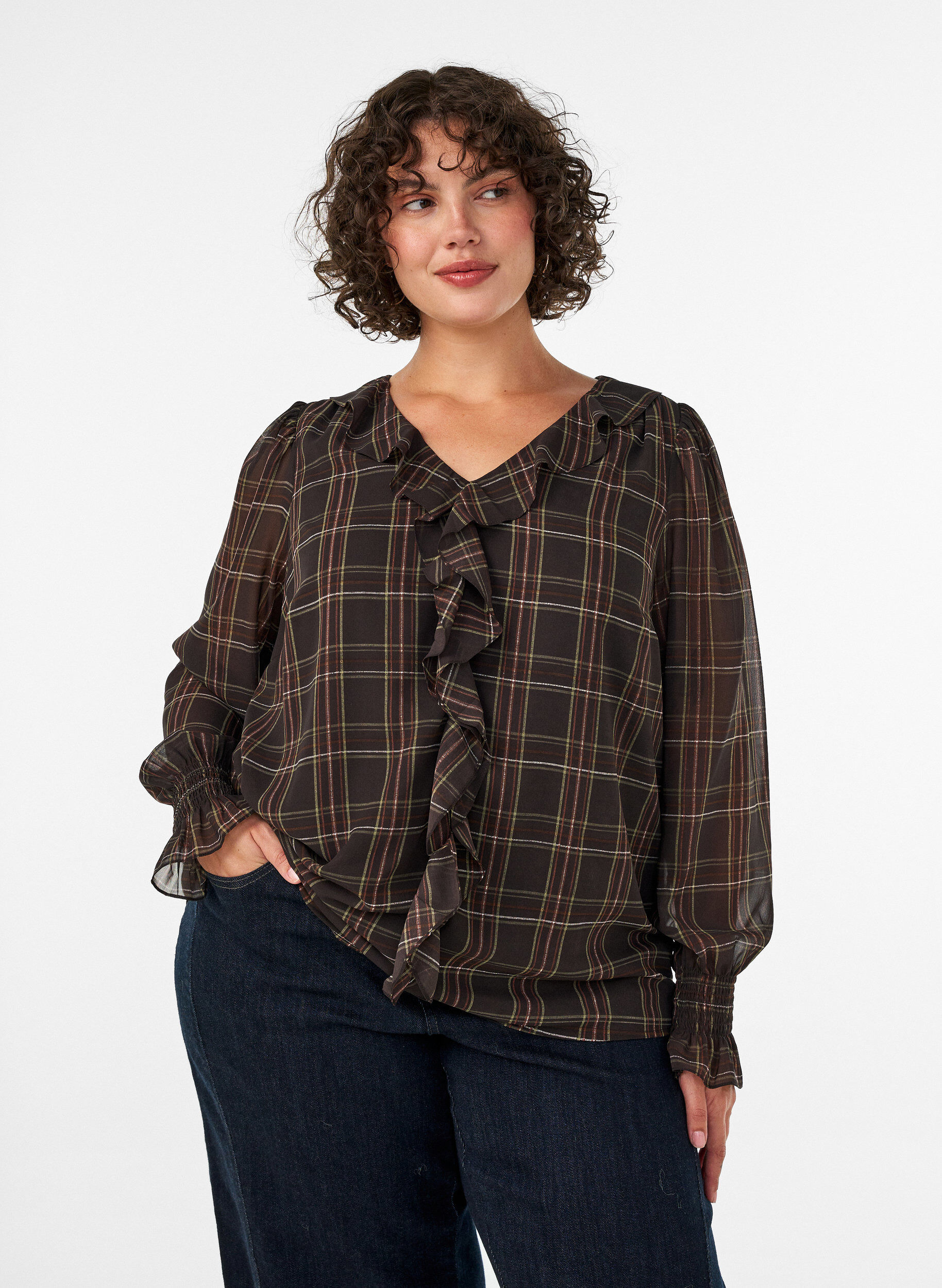 Bluse mit Karomuster und R&uuml;schendetails, Gr&uuml;n, Model