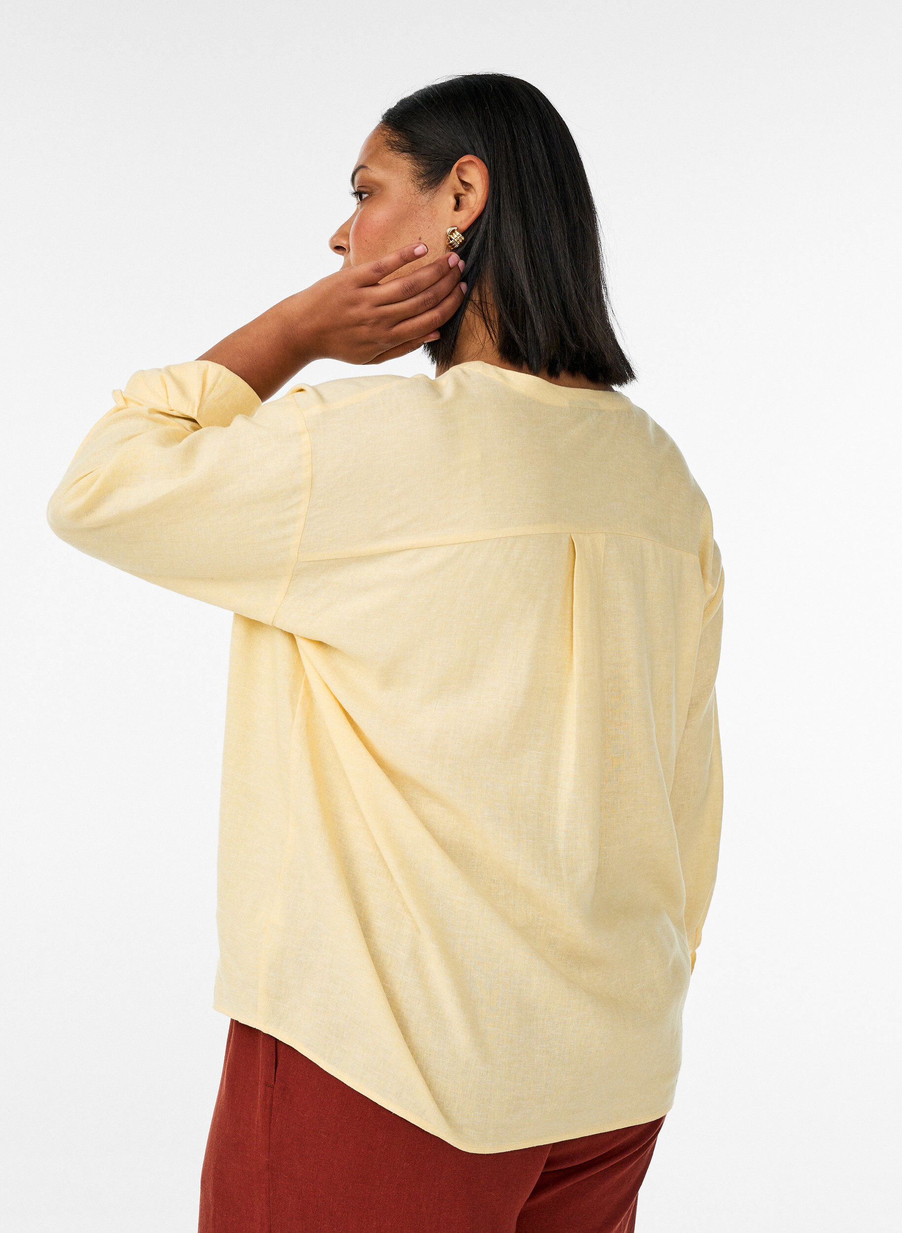 ZizziBluse aus Leinen und Viskose mit V-Ausschnitt, Gelb, Model image number 2