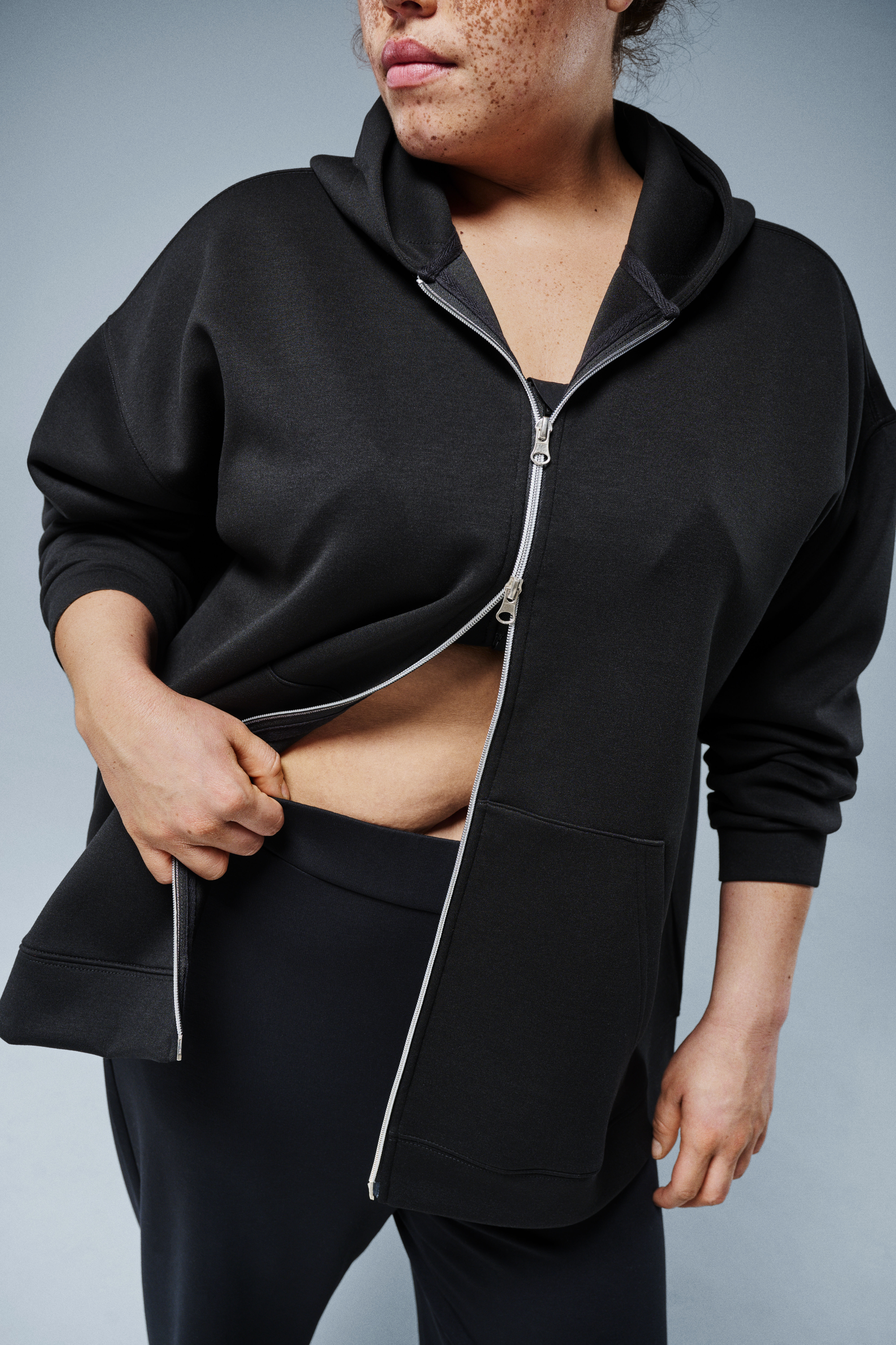 Zizzi Schwarzes Kapuzenshirt, , Model