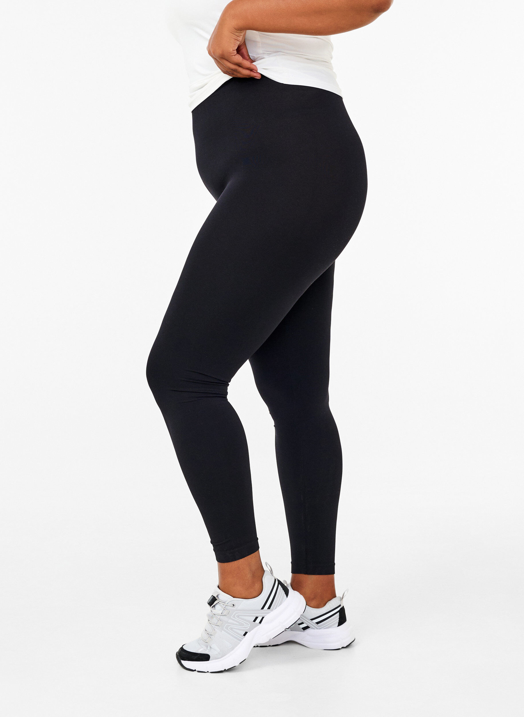 Nahtlose Basic-Leggings, Schwarz, Model