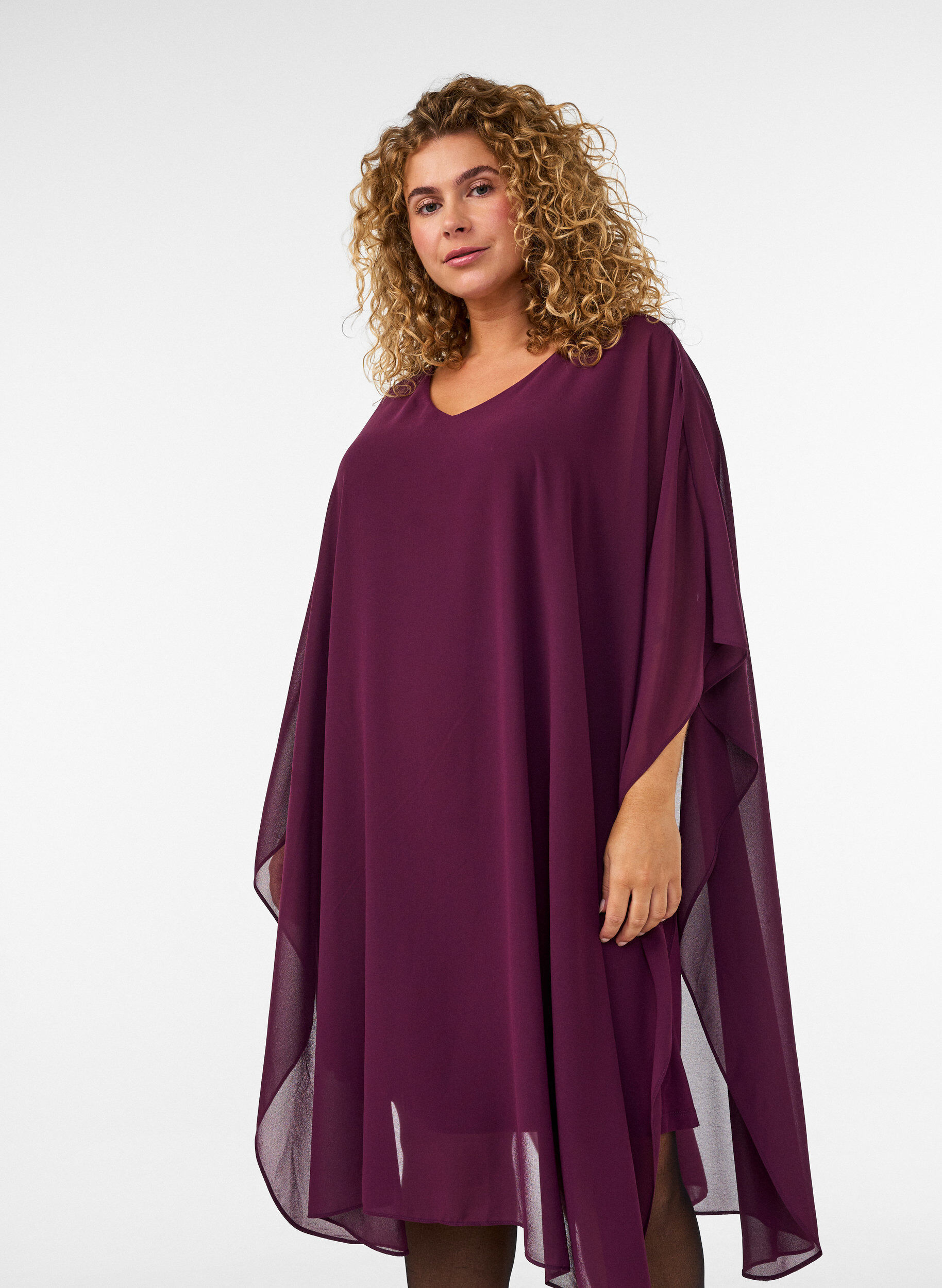 ZizziRobe courte en mousseline avec col en V, Violet, Model image number 2
