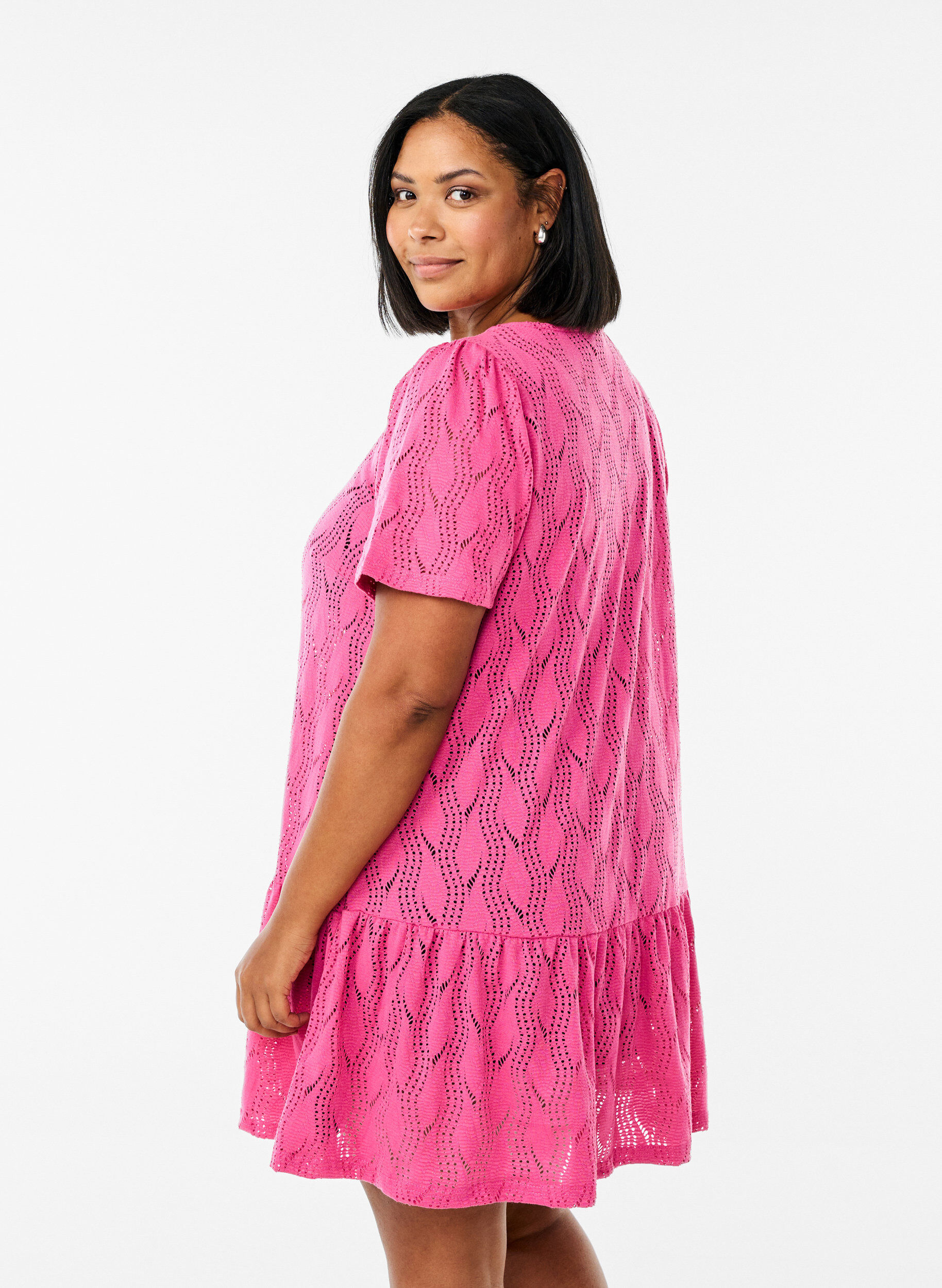 Zizzi FLASH - Robe courte en jersey &agrave; motif ajour&eacute;, Ibis Rose, Model image number 1
