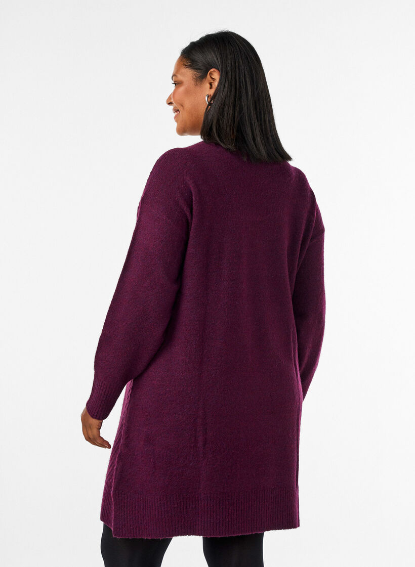 Robe courte en maille avec un motif textur&eacute; en V, Bordeaux, Model image number 2