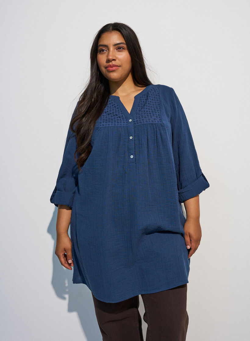 Tunique en mousseline de coton avec broderie anglaise, Bleu, Model image number 0