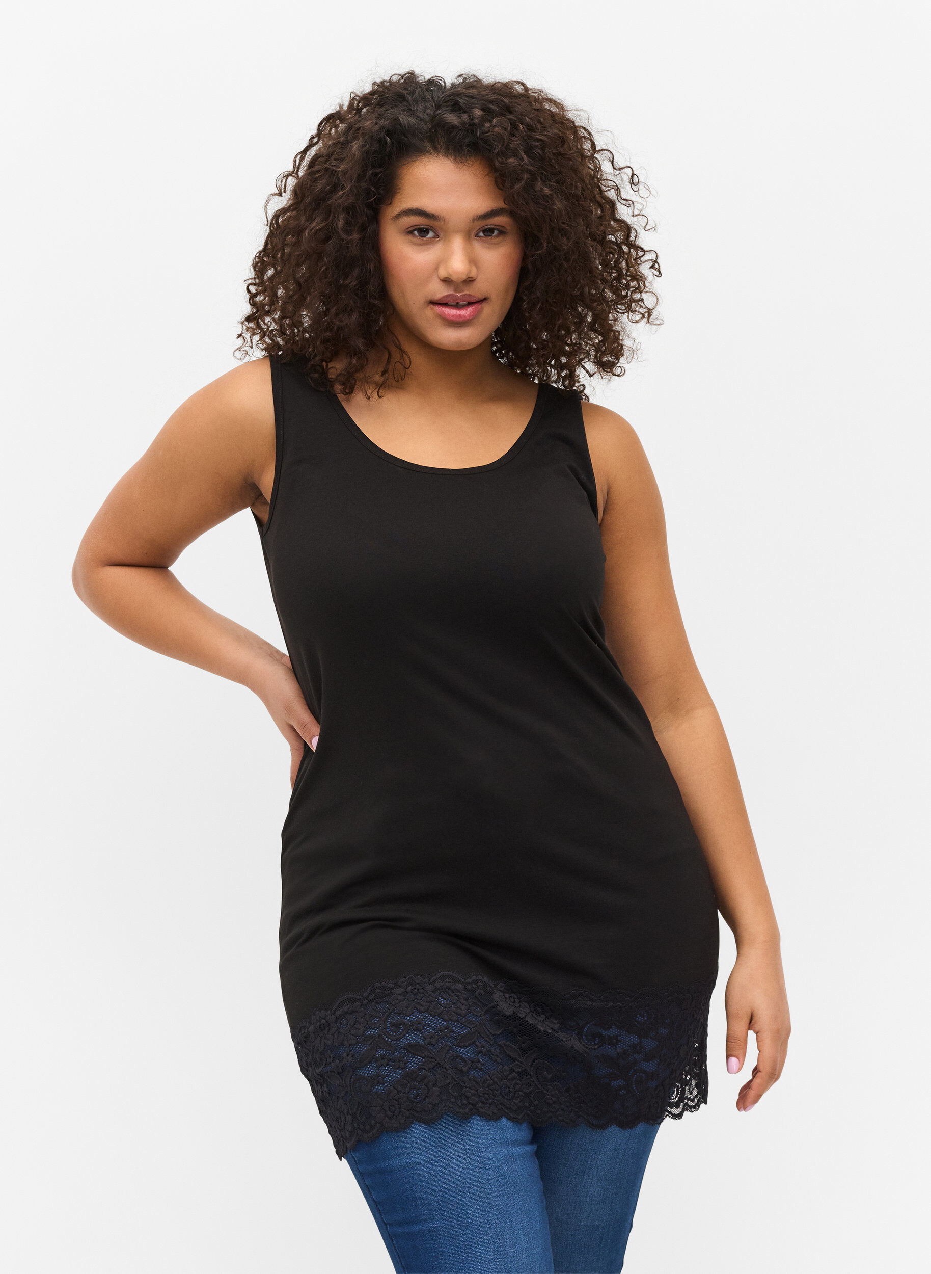 Zizzi Long top en coton avec bordure en dentelle, Black, Model image number 0