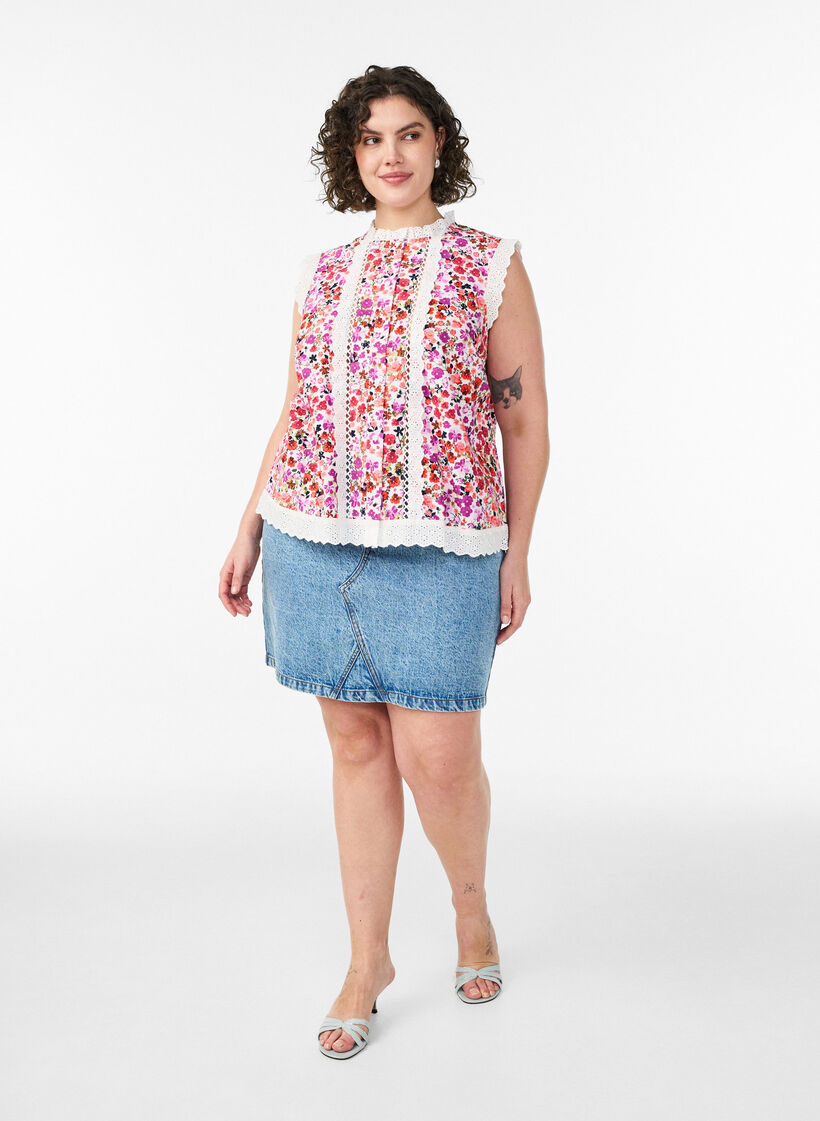 &Auml;rmellose Bluse aus Baumwolle mit Blumenprint und Broderie Anglaise, Pink, Model image number 1