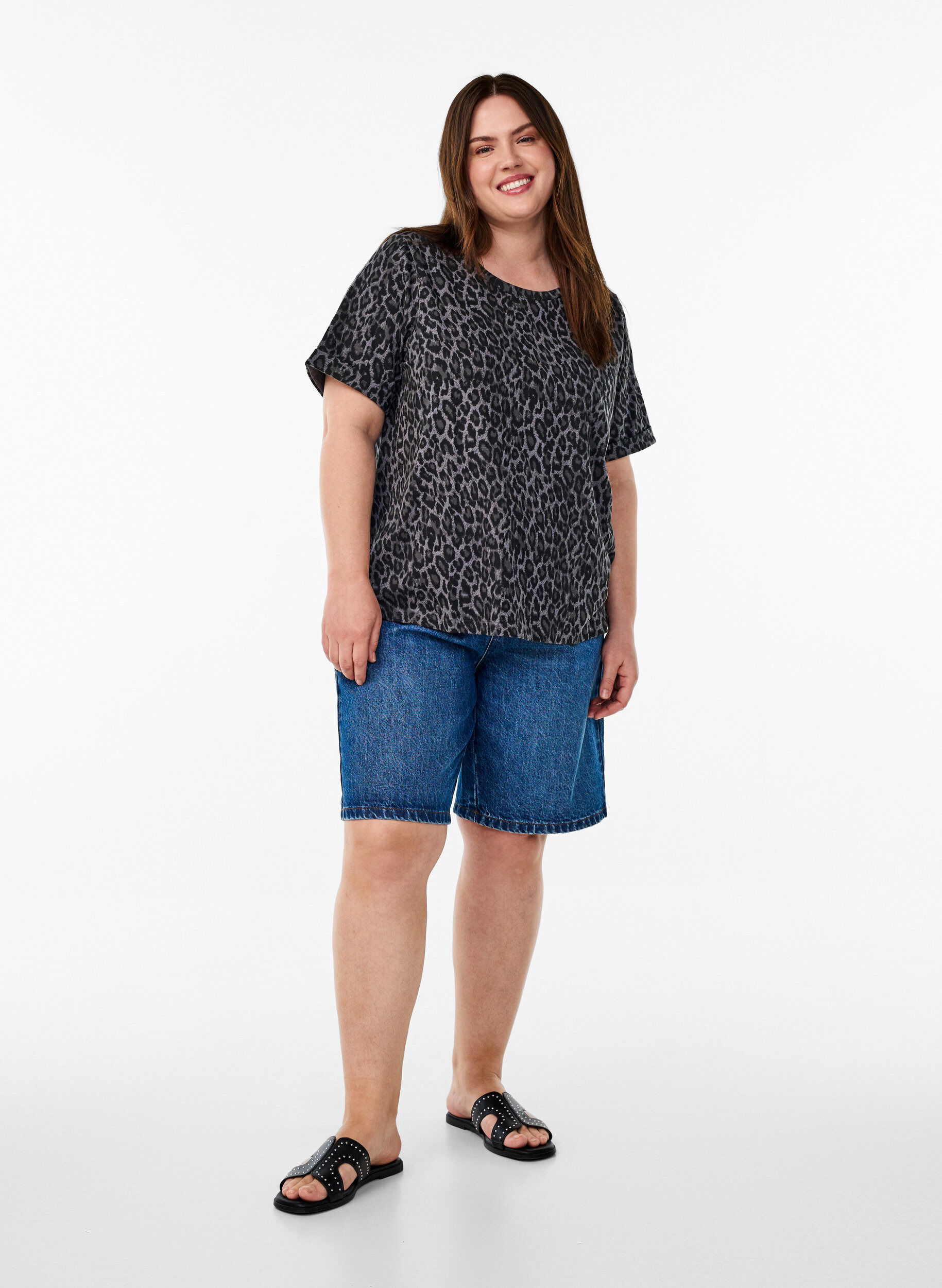 Zizzi T-shirt &agrave; col rond et imprim&eacute; int&eacute;gral, Gris, Model image number 1