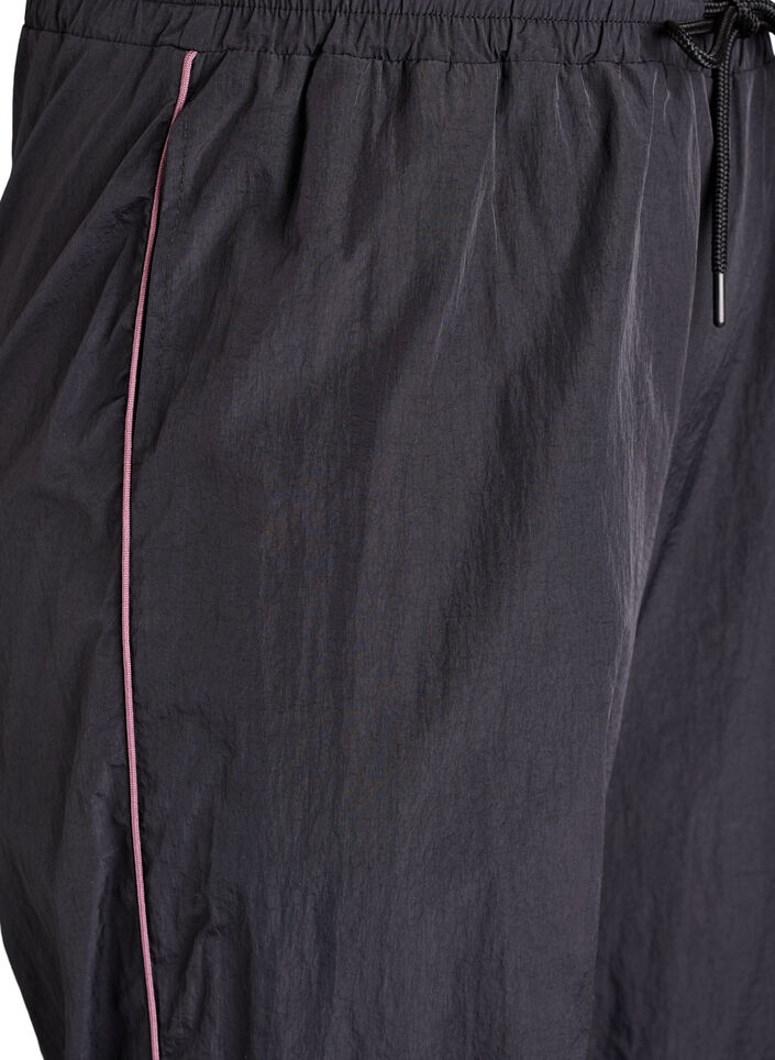 Leichte Hose mit Kontrastpaspeln und hoher Taille, Schwarz, Packshot image number 2