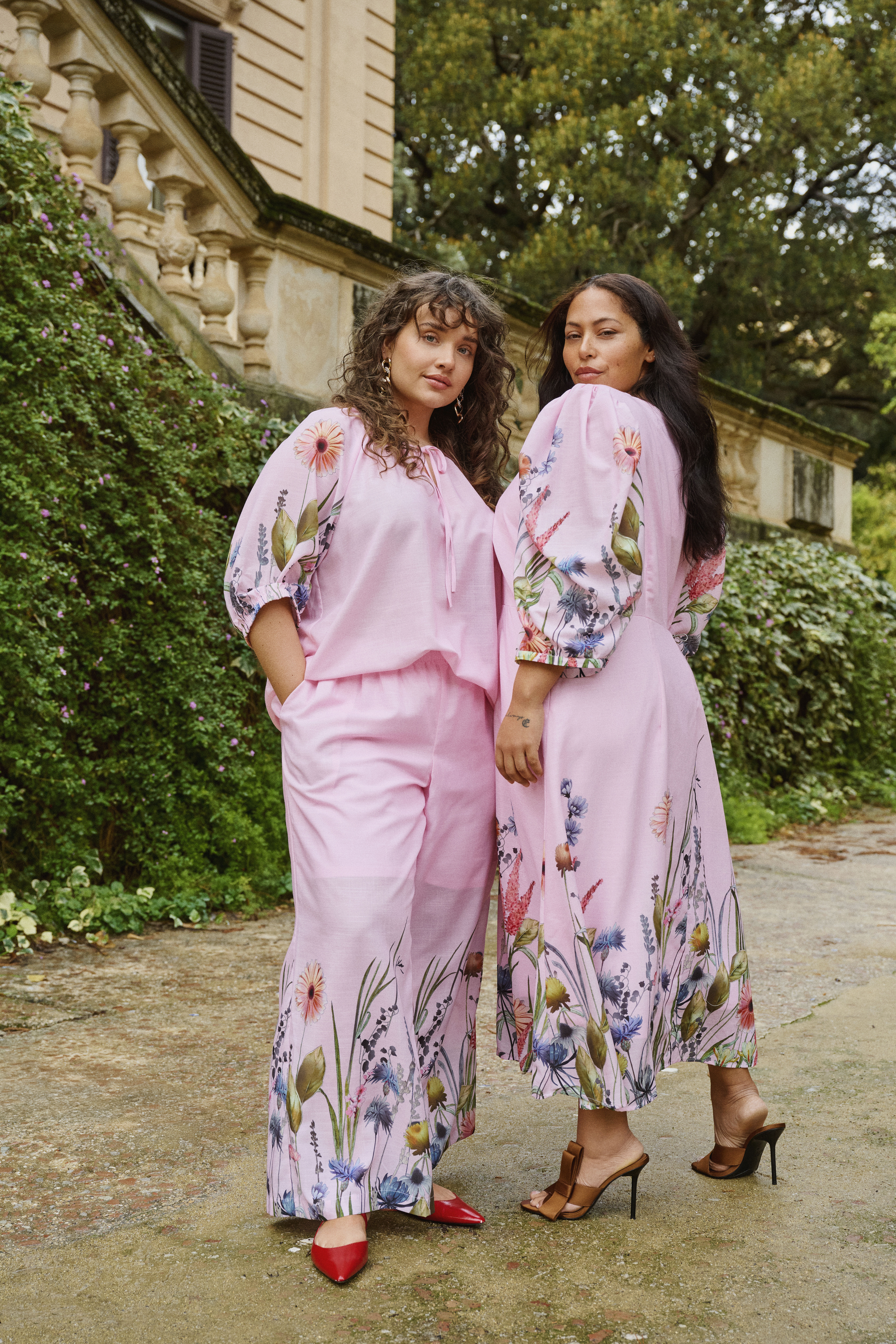 Zizzi Gebl&uuml;mte Details, , Model