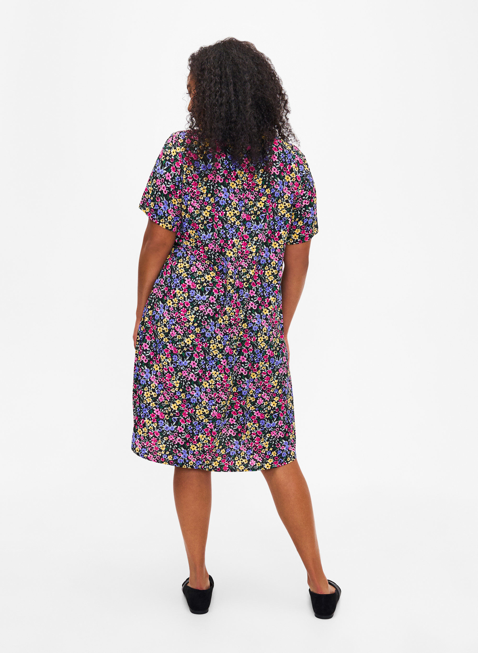 Zizzi FLASH &ndash; Kleid mit V-Ausschnitt und Blumendruck, Multi Flower, Model image number 1