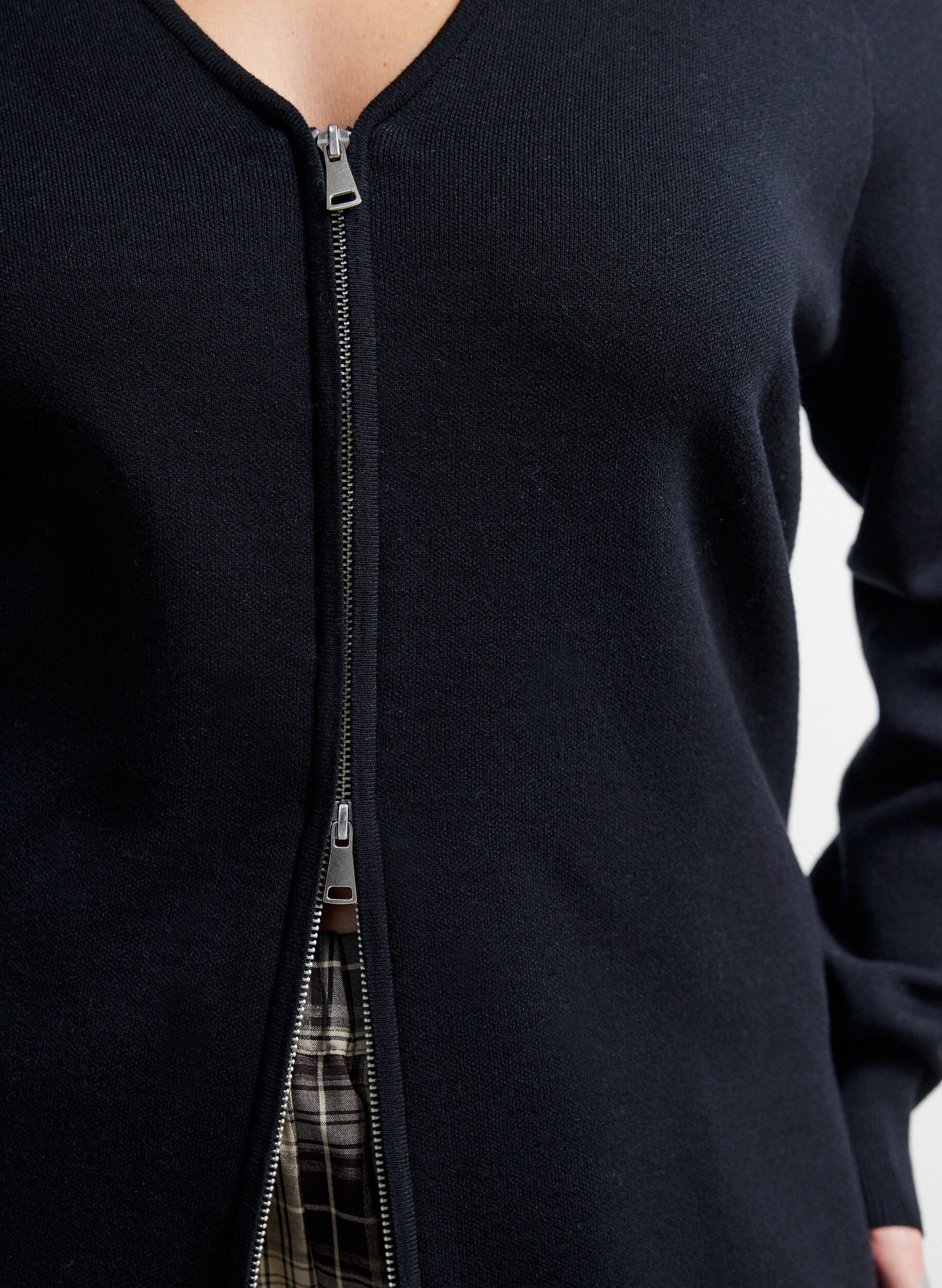 ZizziStrickjacke mit 2-Wege-Rei&szlig;verschluss, Schwarz, Model image number 3