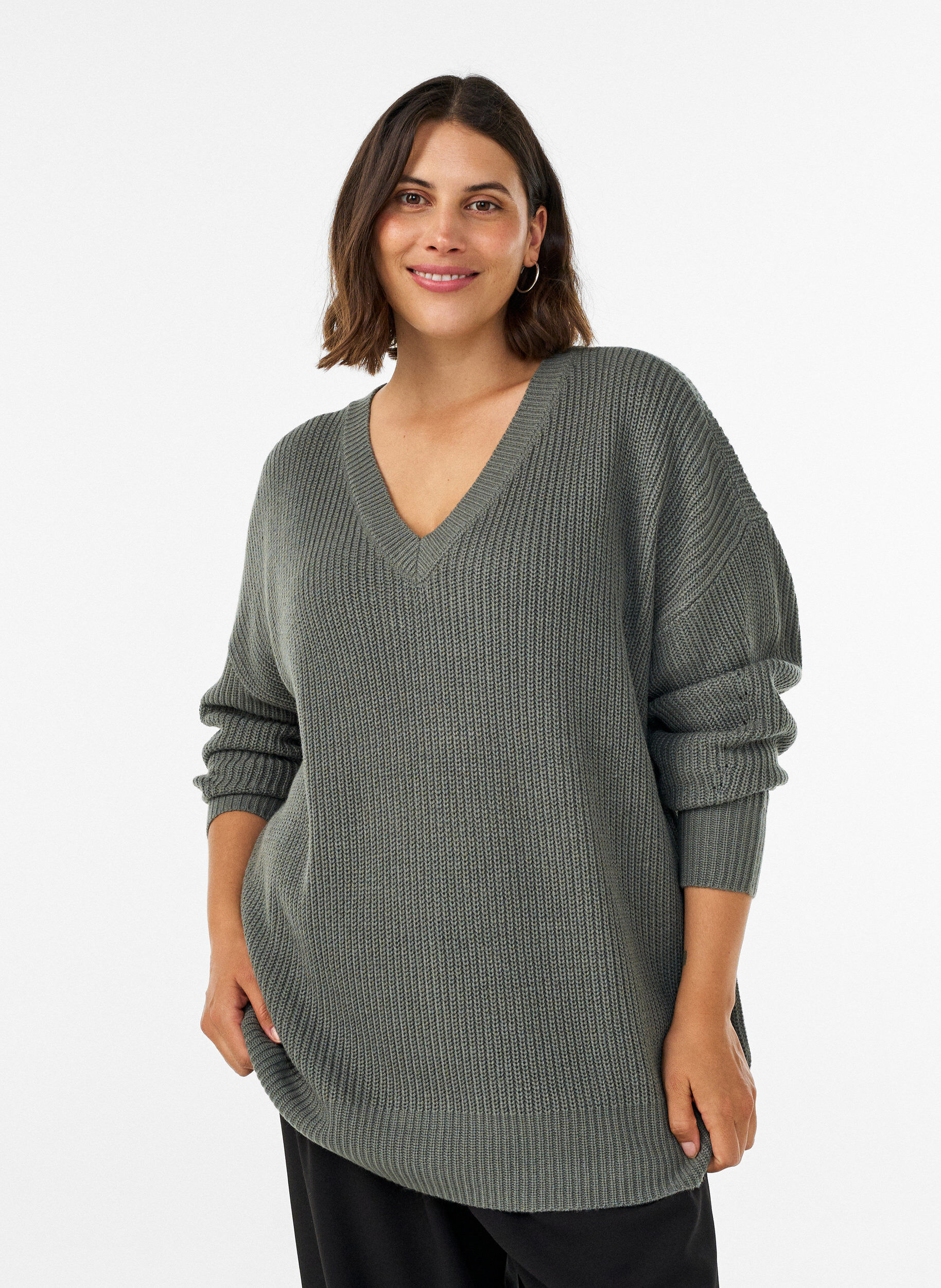 ZizziLange Rippstrickbluse mit V-Ausschnitt, Gr&uuml;n, Model image number 0