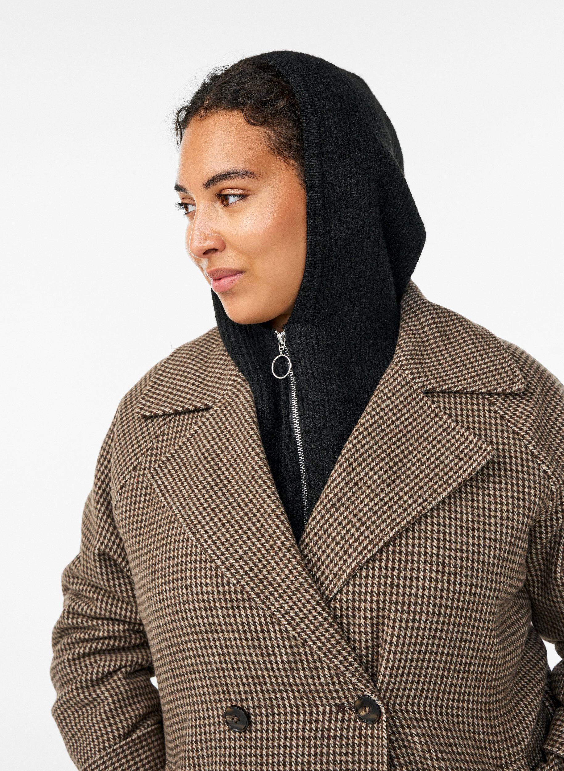 Cagoule en maille c&ocirc;tel&eacute;e avec zip, Noir, Model