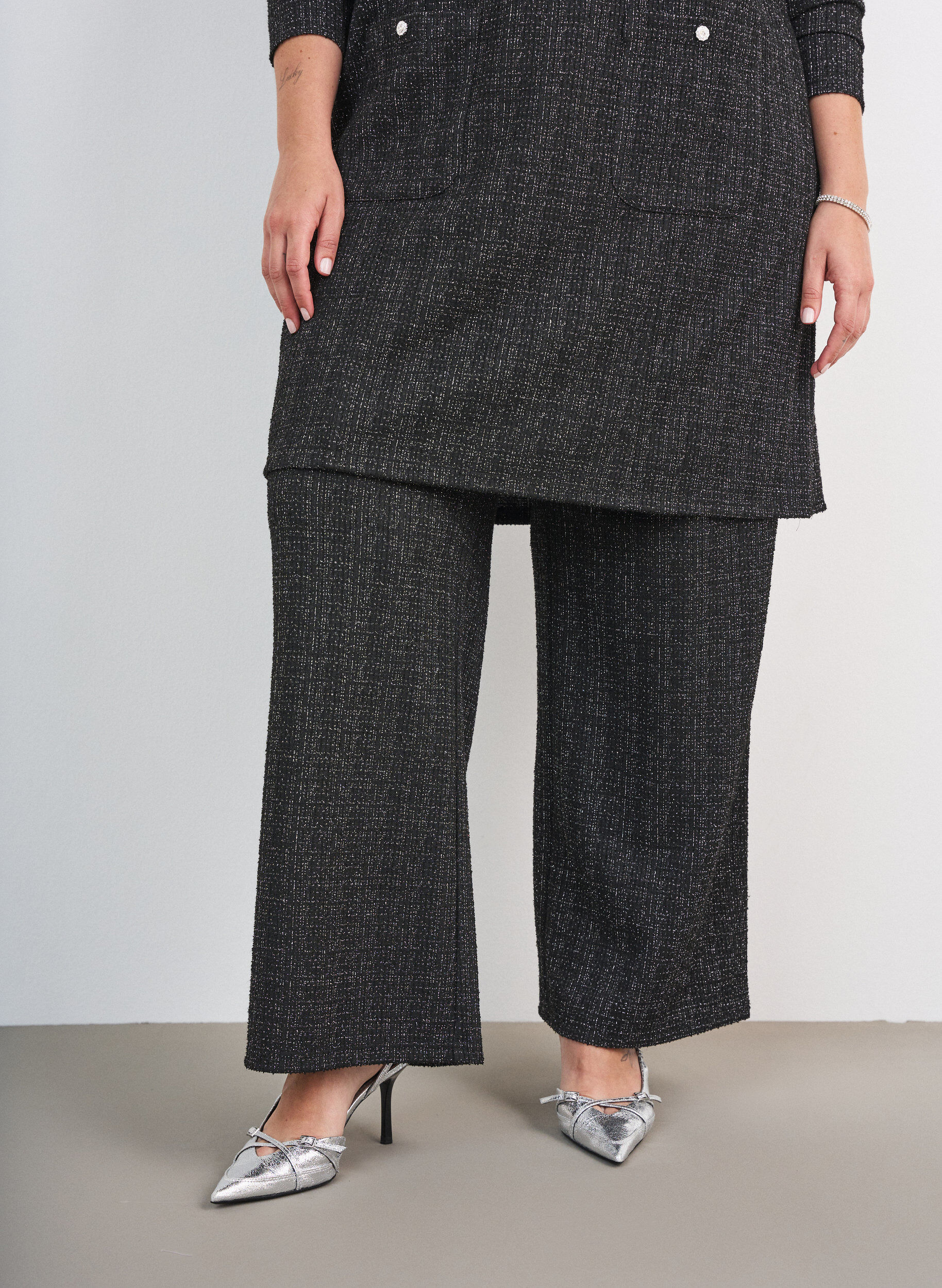 ZizziPantalon &agrave; coupe droite en boucl&eacute;, Noir, Model image number 2