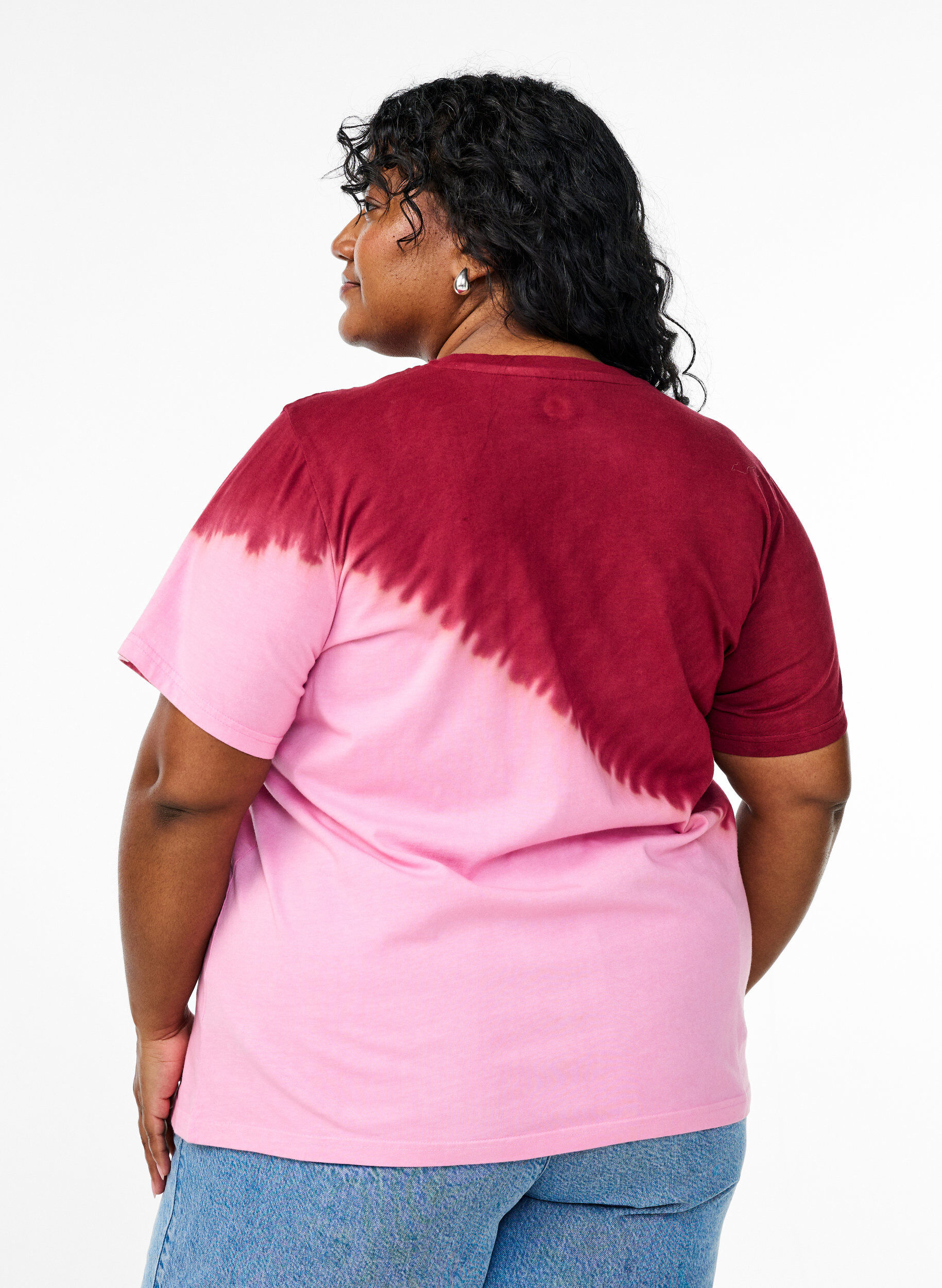 Zizzi T-shirt dip-dye en coton biologique, Rouge, Model image number 2