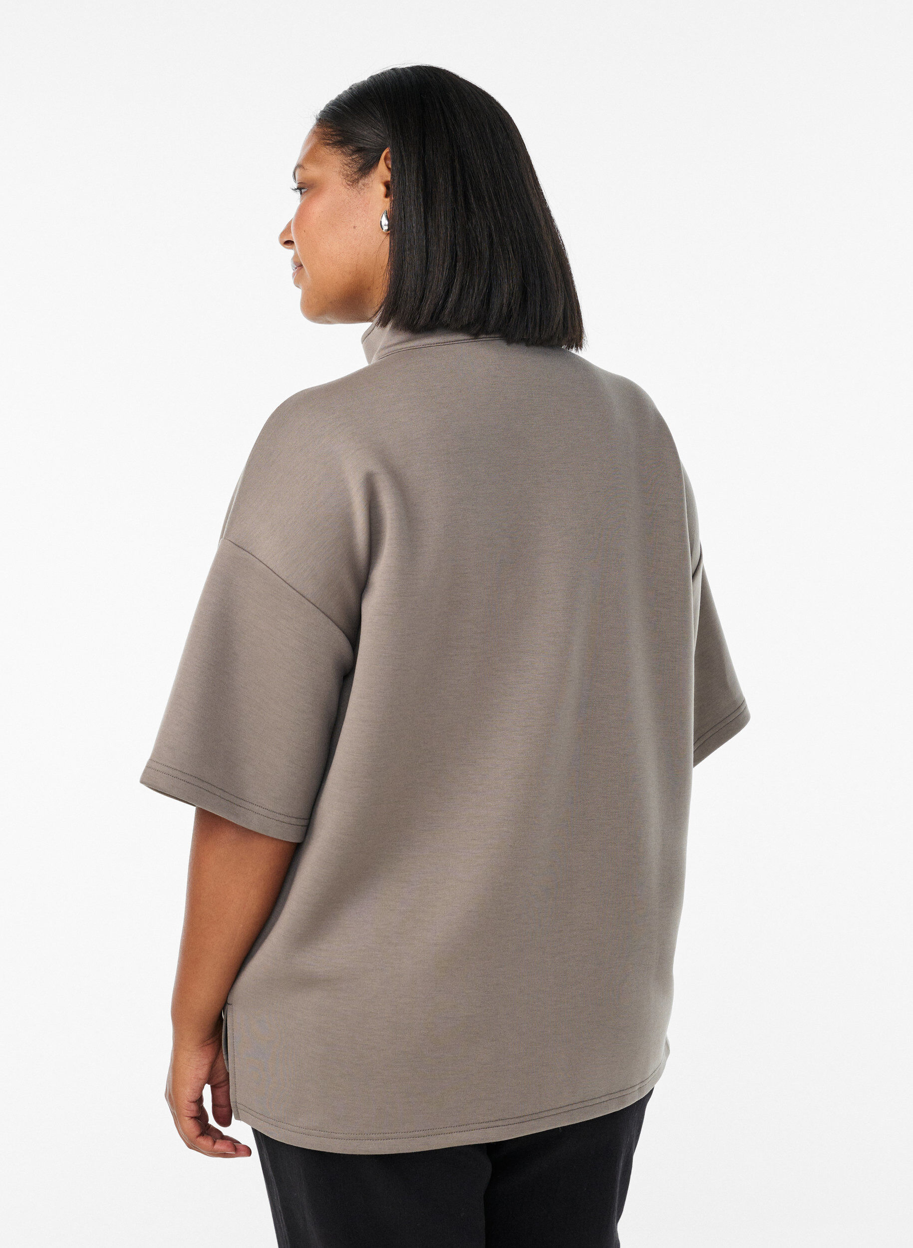 Zizzi Kurz&auml;rmeliges Sweatshirt mit hohem Kragen, Braun, Model image number 2