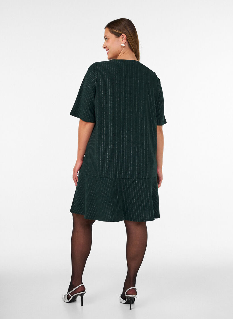 Robe courte coupe &eacute;vas&eacute;e avec des rayures paillet&eacute;es, Vert fonc&eacute;, Model image number 2