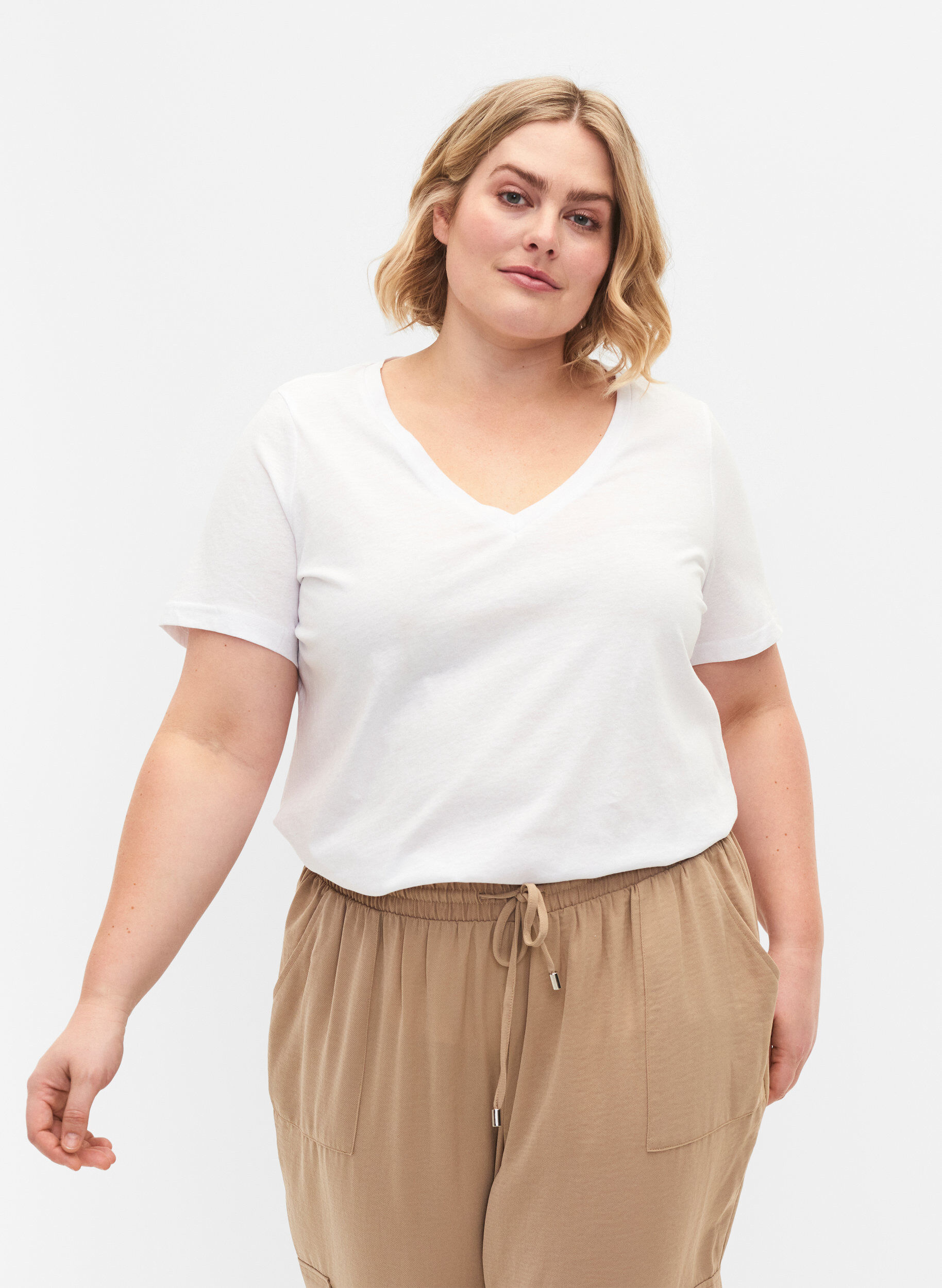 Zizzi 2er-Pack T-Shirts mit V-Ausschnitt, Bright White / Black, Model image number 0