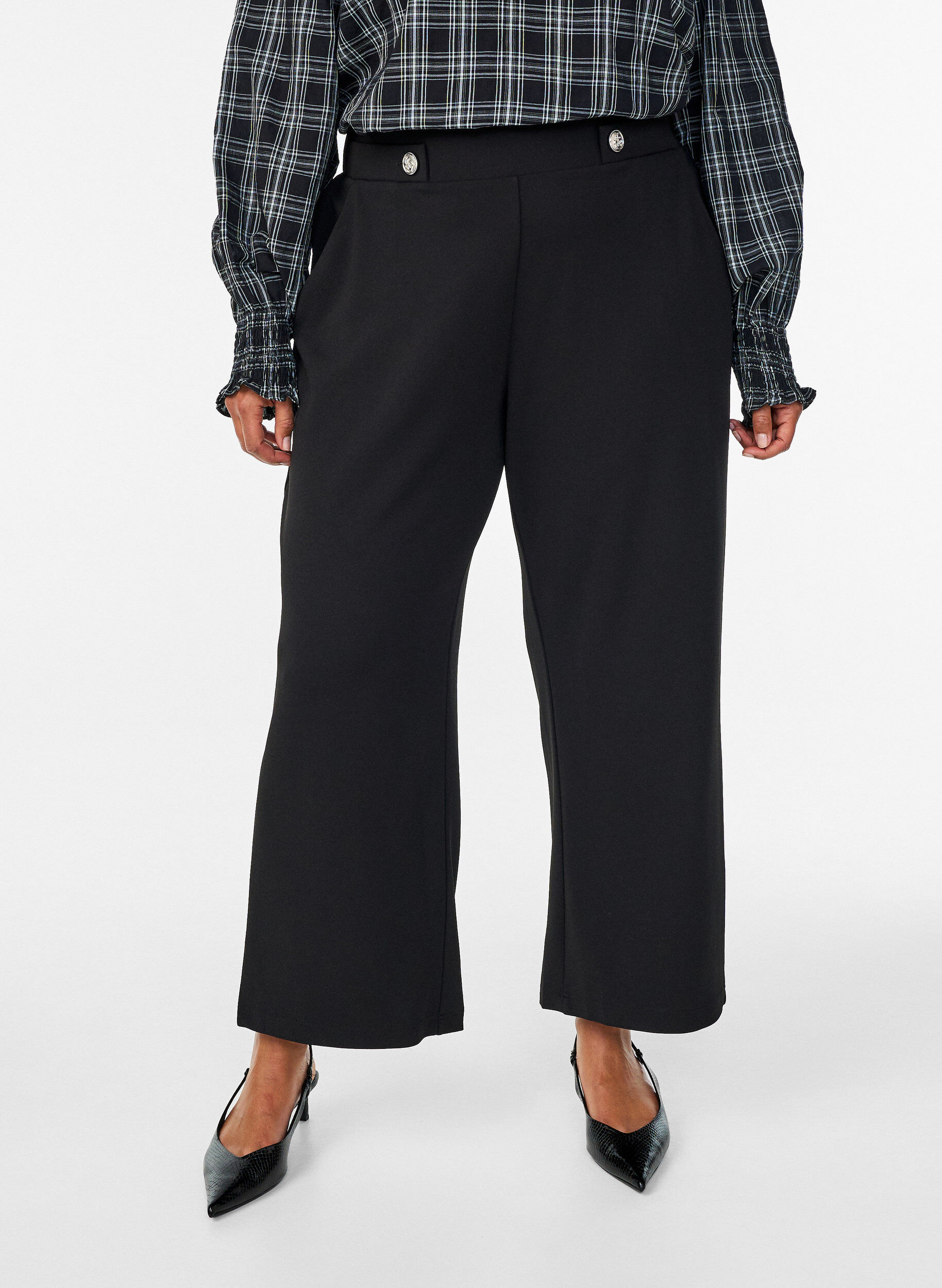 ZizziLockere Hose mit Taschen, Schwarz, Model image number 2