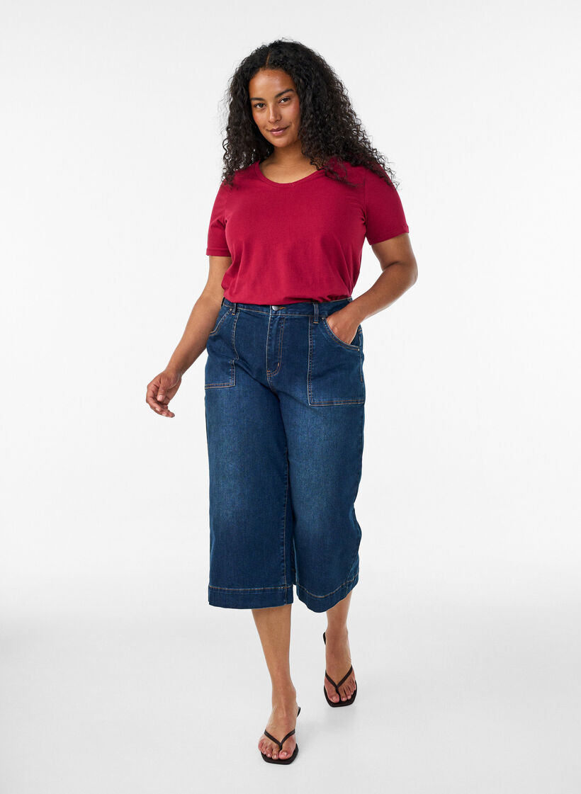 Einfarbiges basic T-Shirt aus Baumwolle, Rot, Model image number 1