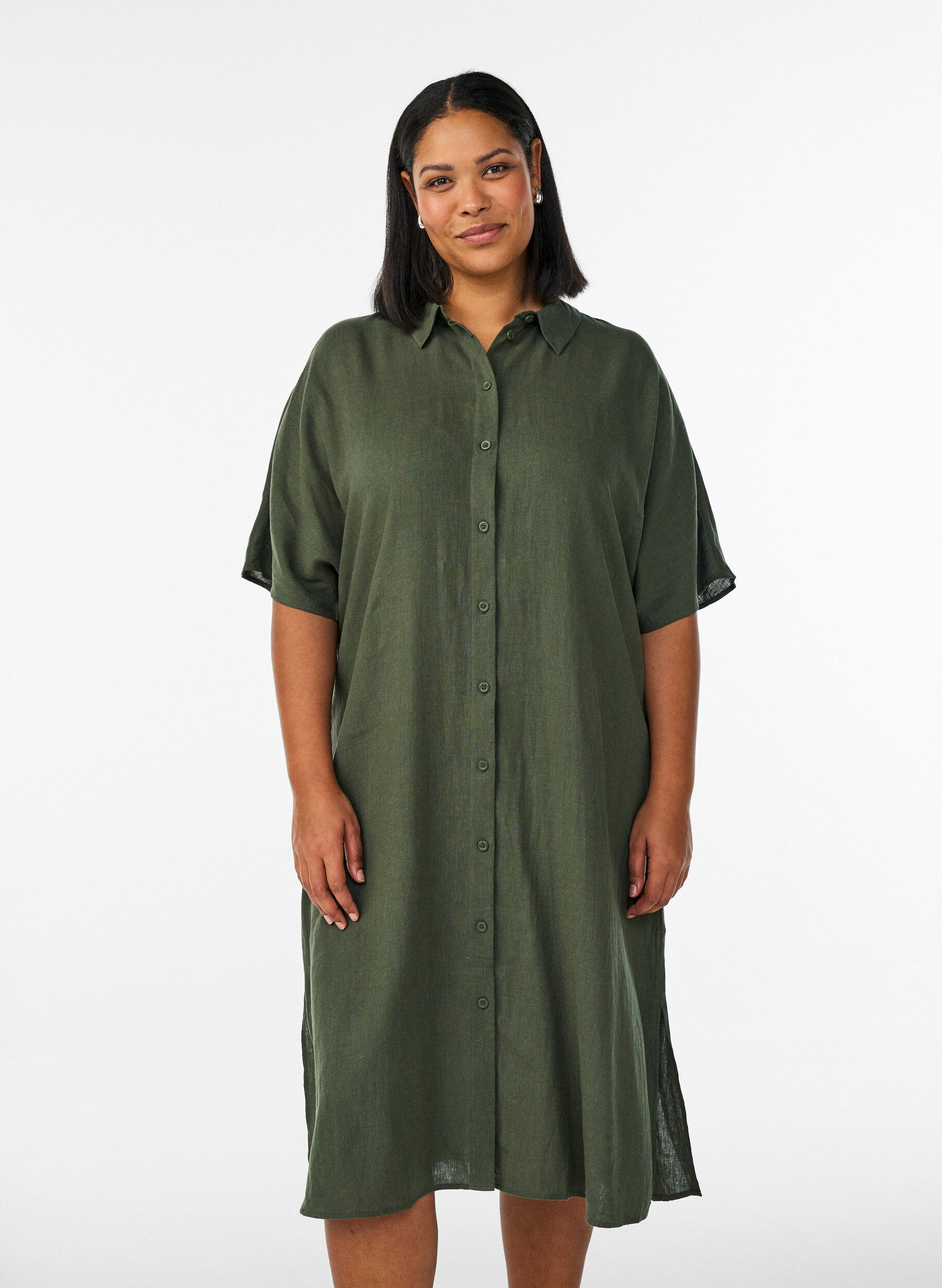 Zizzi Robe chemise en lin et viscose &agrave; manches courtes, Vert, Model image number 0