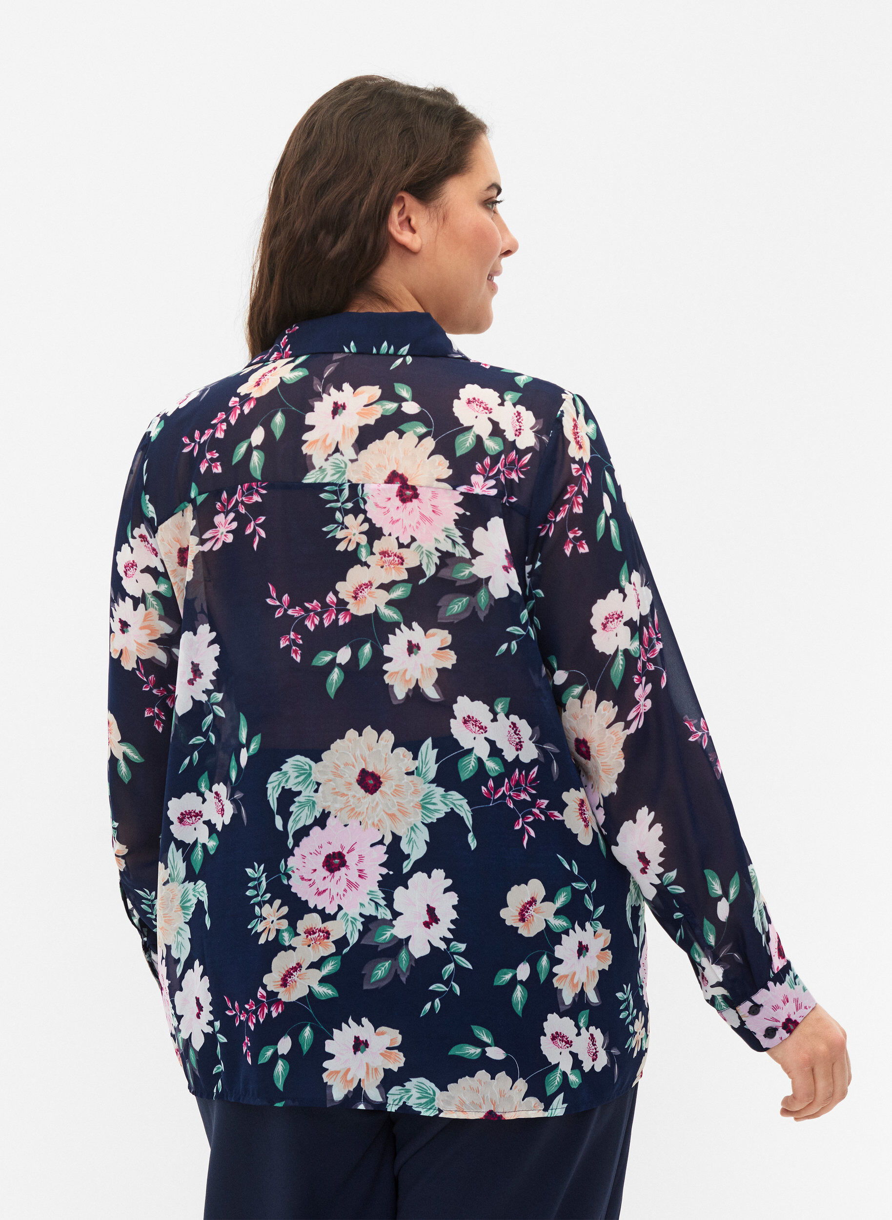 Zizzi FLASH - Chemise &agrave; manches longues avec imprim&eacute; floral, Navy Flower, Model image number 1