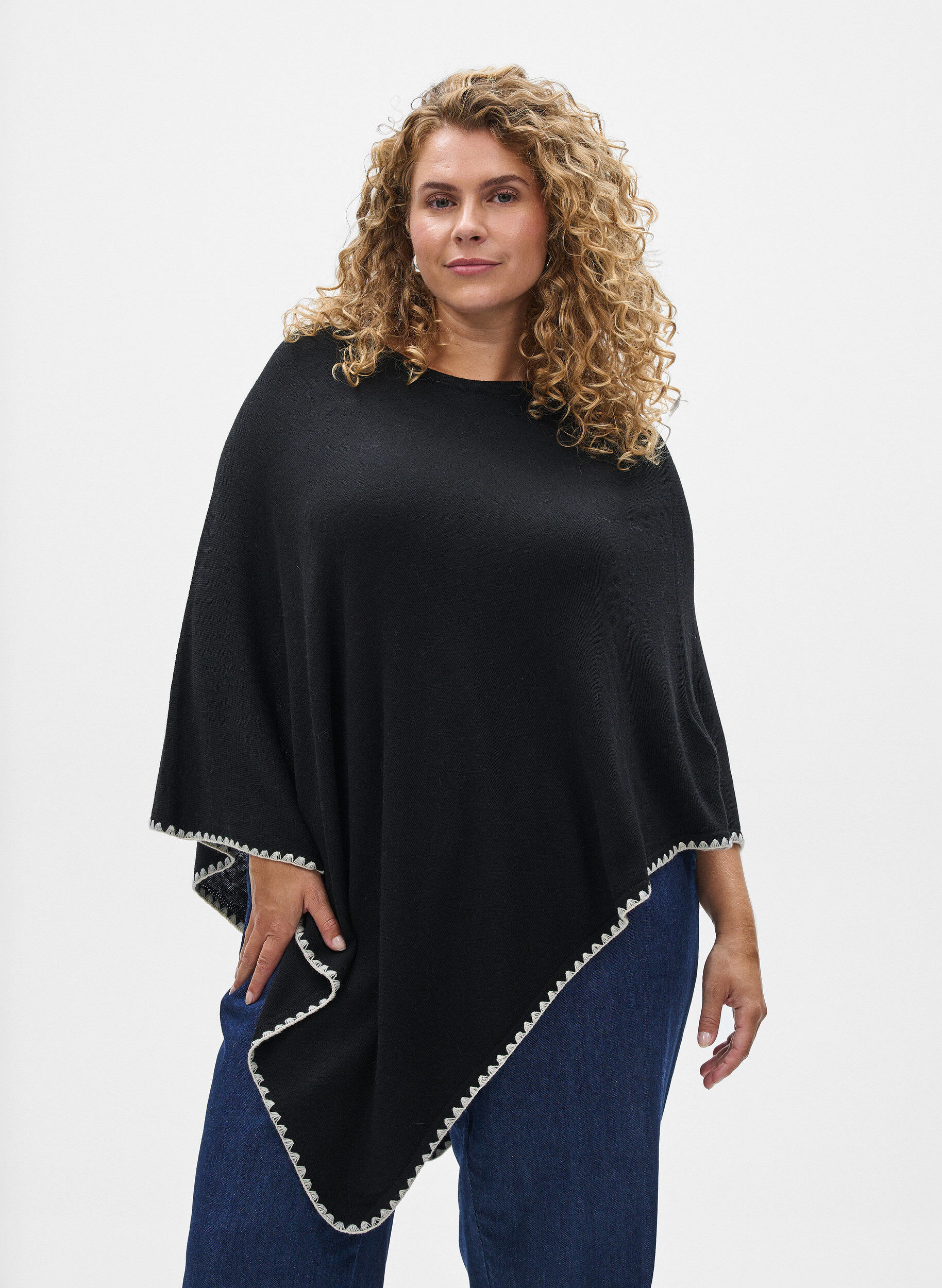 Zizzi Feinstrickponcho., Schwarz, Model image number 0