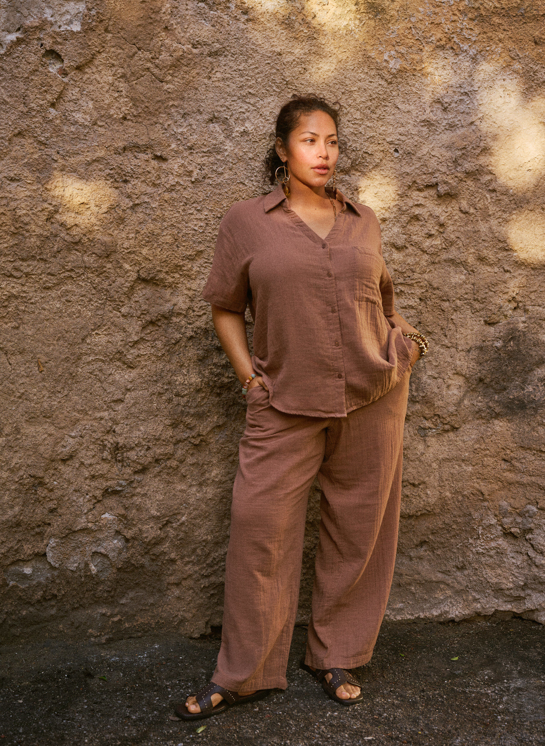 Zizzi Hoch taillierte Hose aus Baumwoll-Musselin mit weitem Bein, Braun, Image image number 0