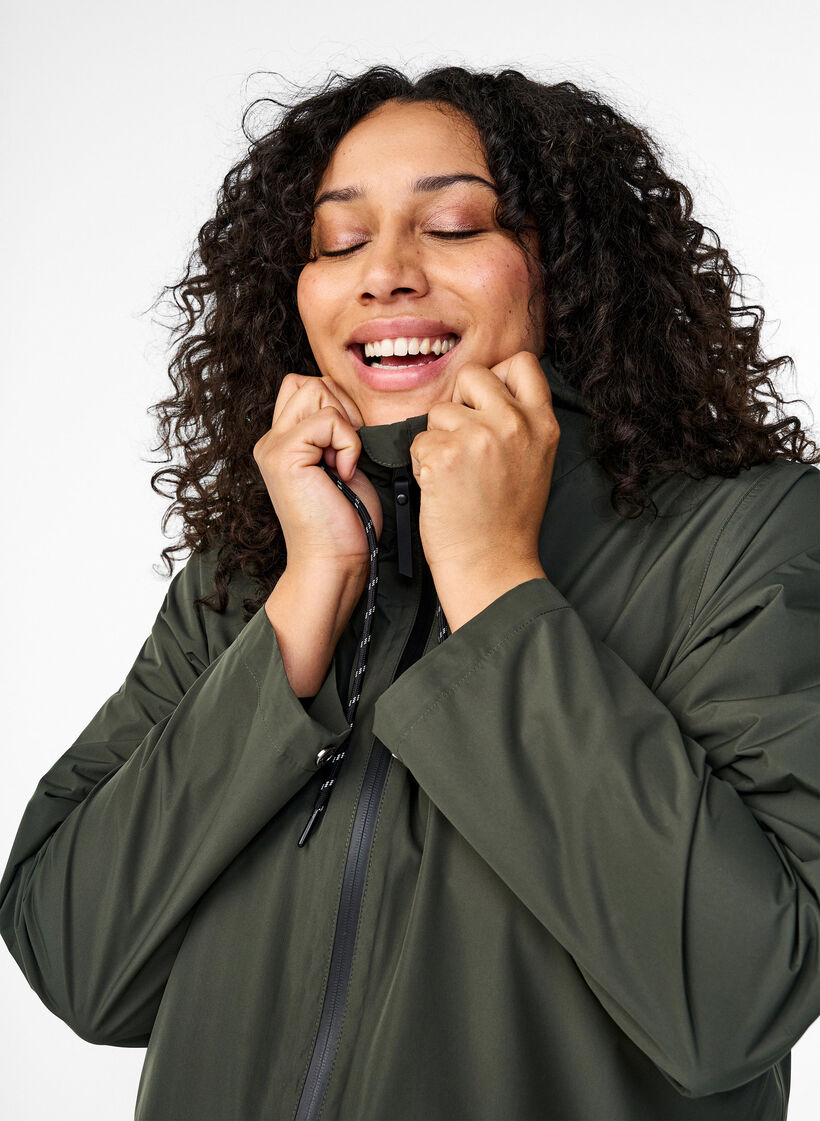 Veste de pluie avec poches et capuche, Vert, Model image number 3