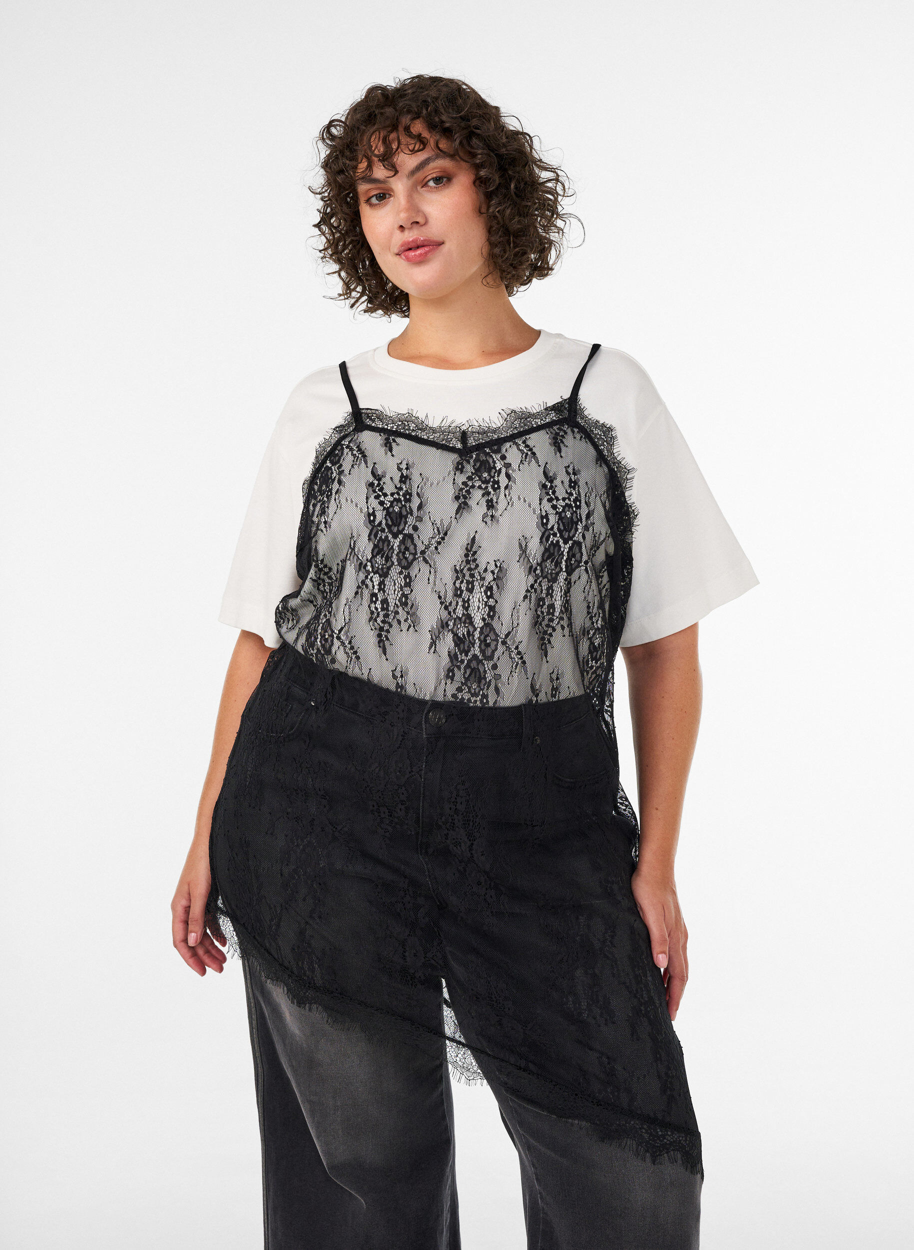 Robe en dentelle &agrave; coupe asym&eacute;trique, Noir, Model