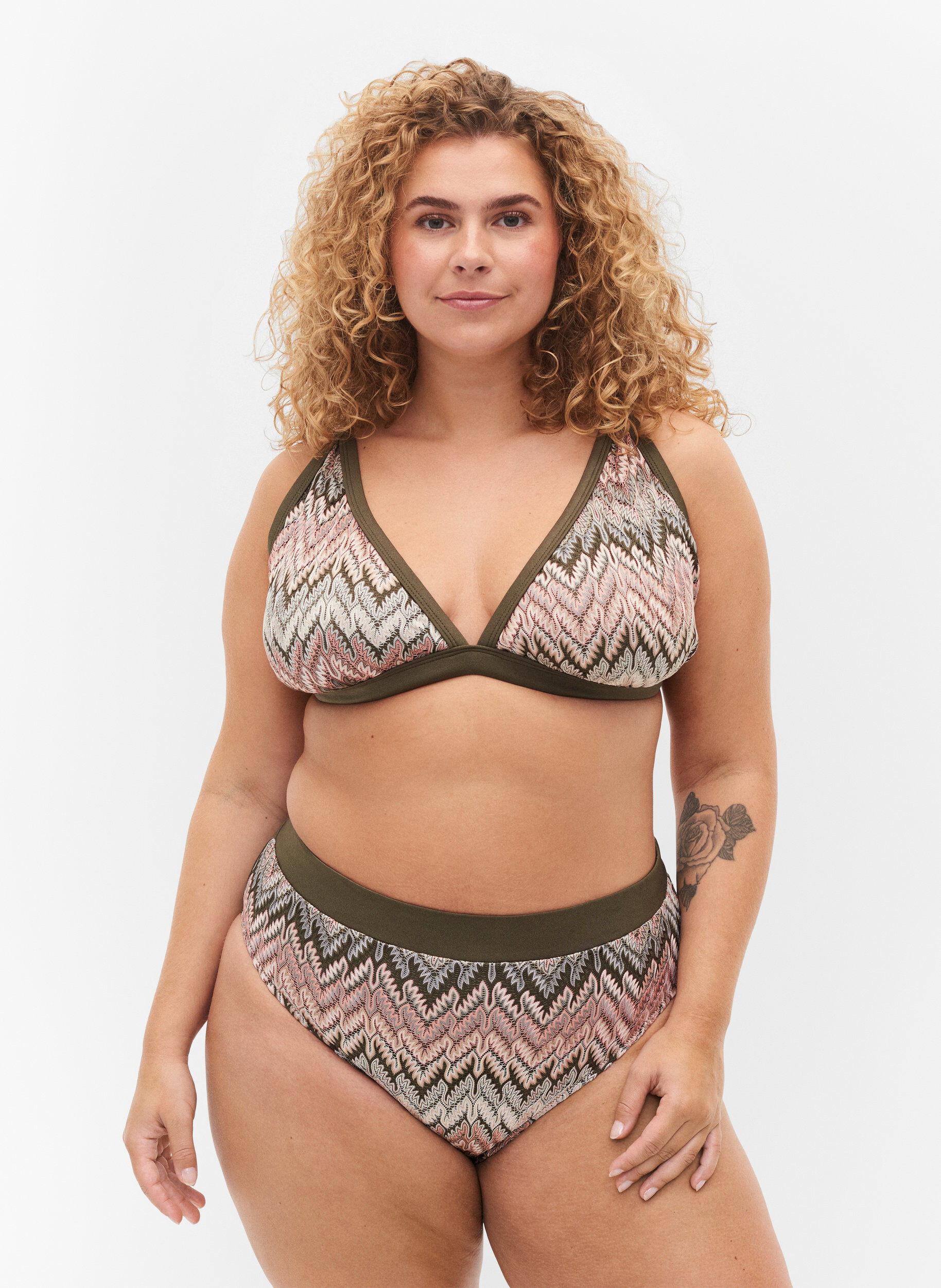 Zizzi Gemusterte Bikini-Tai-Hose mit hoher Taille, Beech AOP, Model image number 0