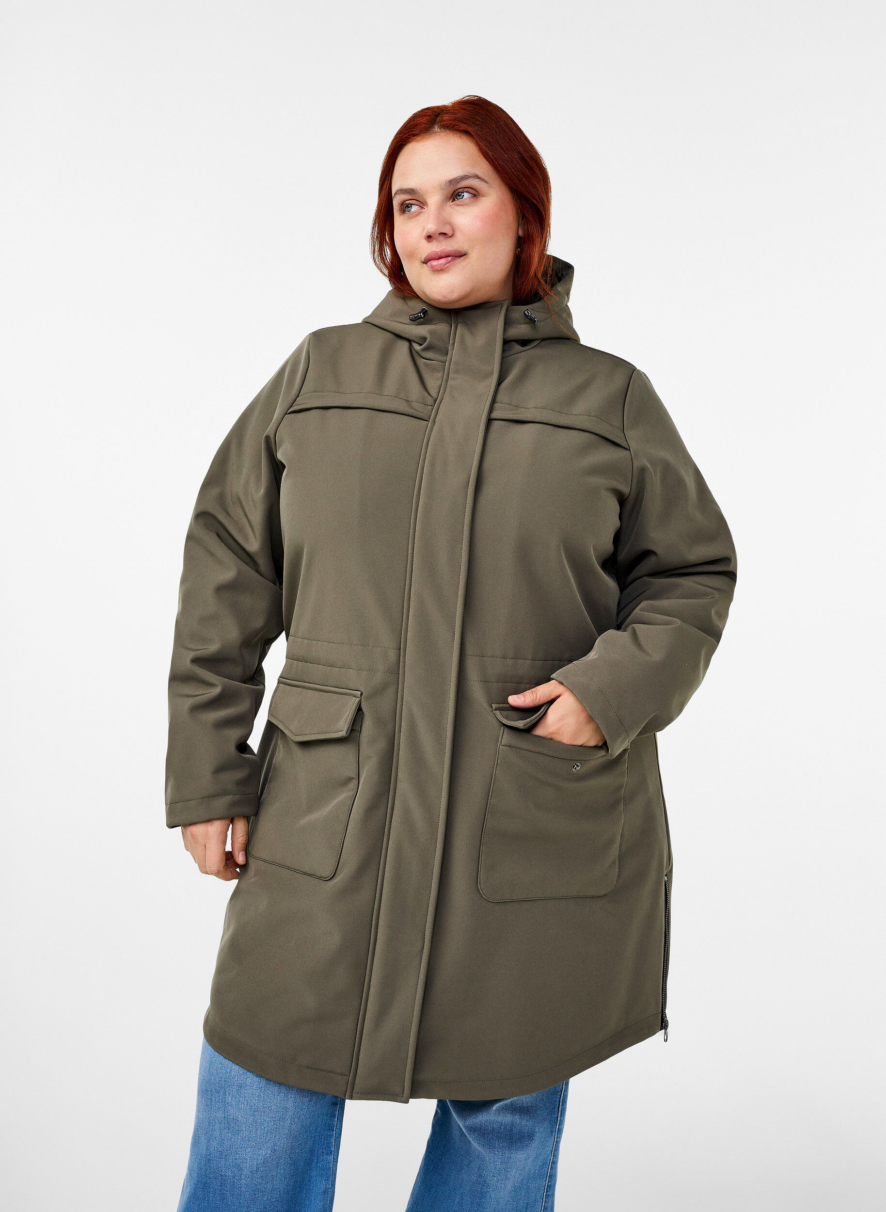 Zizzi Veste softshell r&eacute;sistante &agrave; l'eau avec doublure matelass&eacute;e, Vert fonc&eacute;, Model image number 0