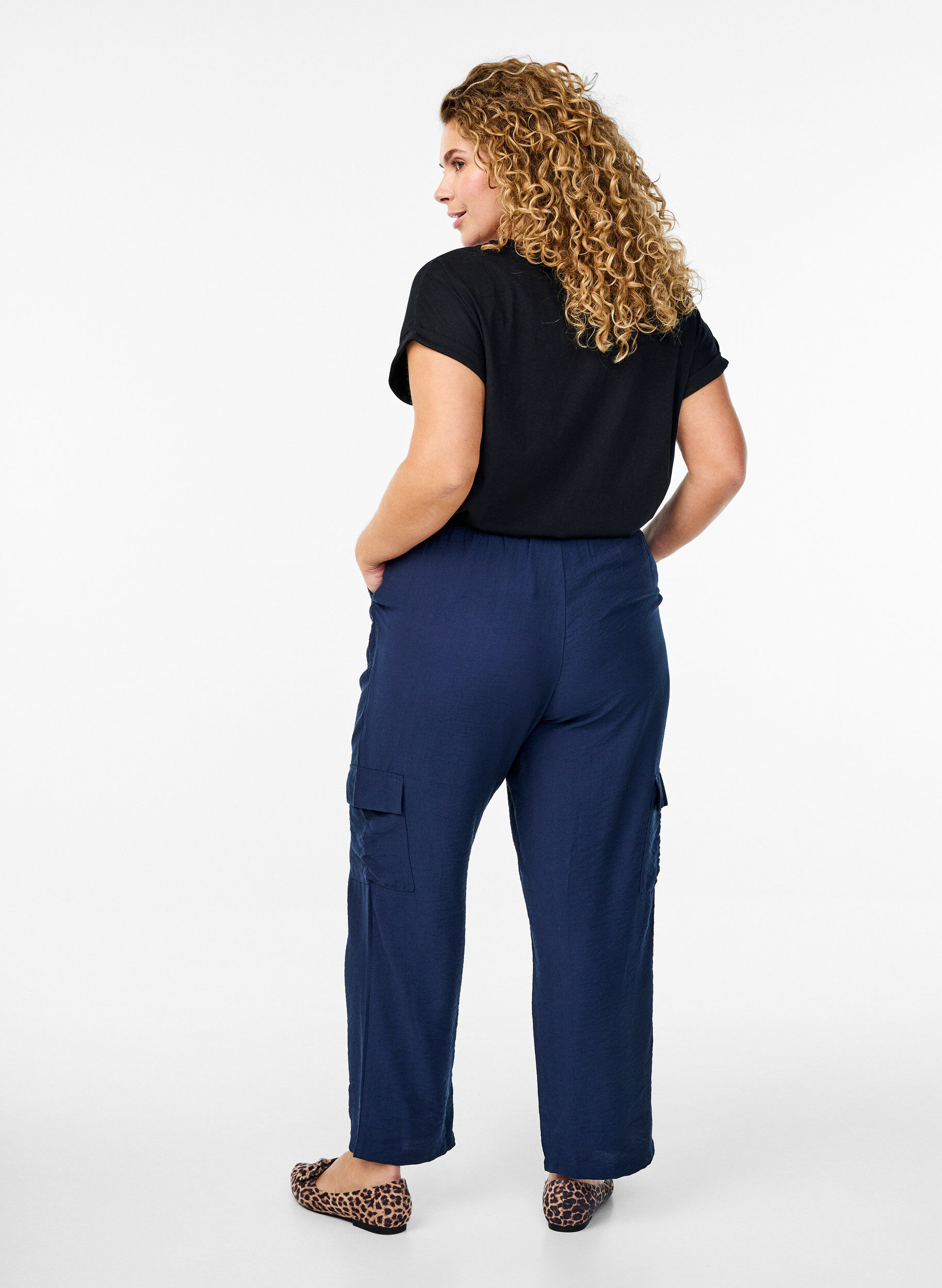 Zizzi Pantalon cargo taille haute, Bleu, Model image number 1