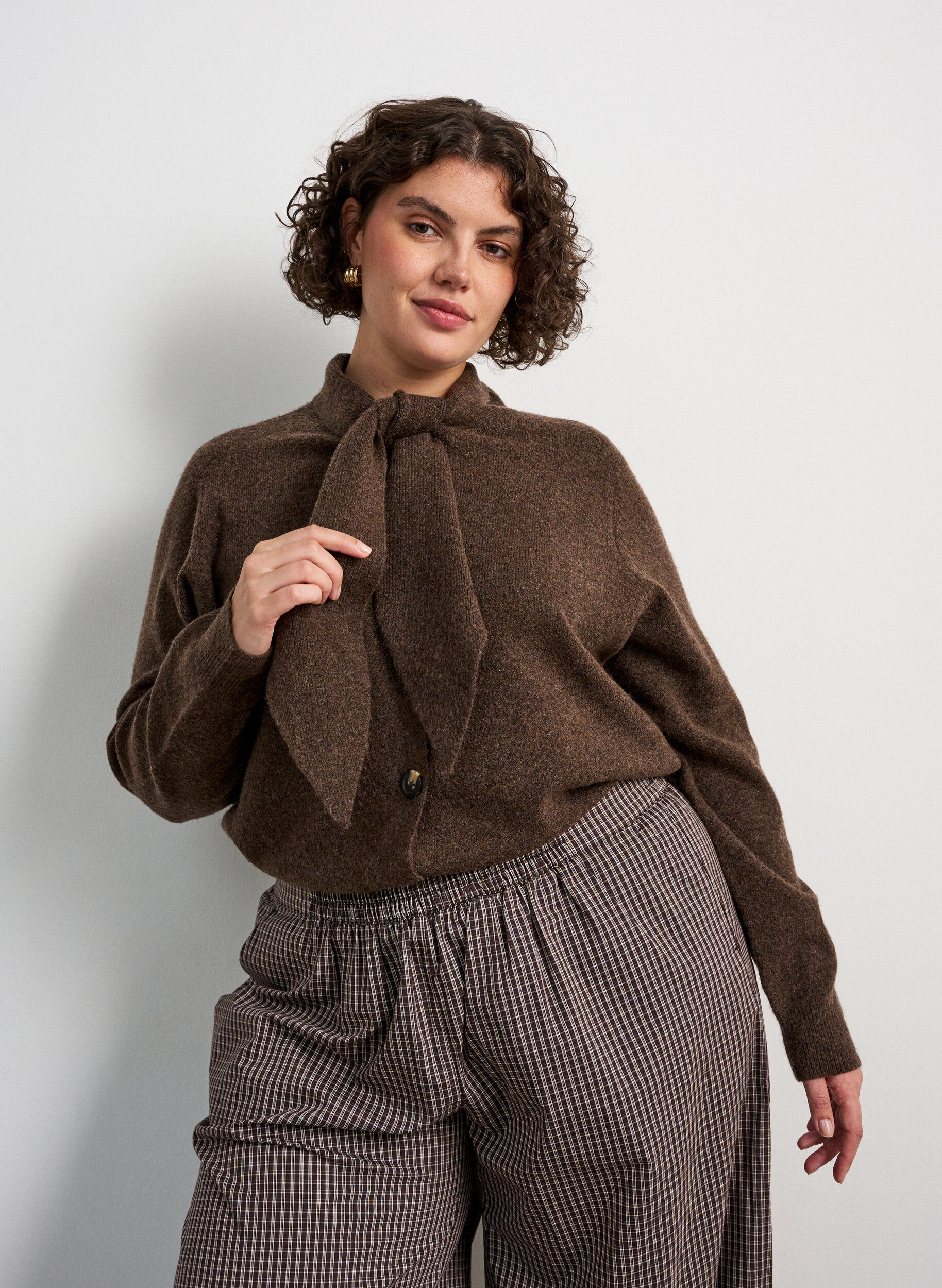 ZizziCardigan avec n&oelig;uds et boutons, Marron, Model image number 0