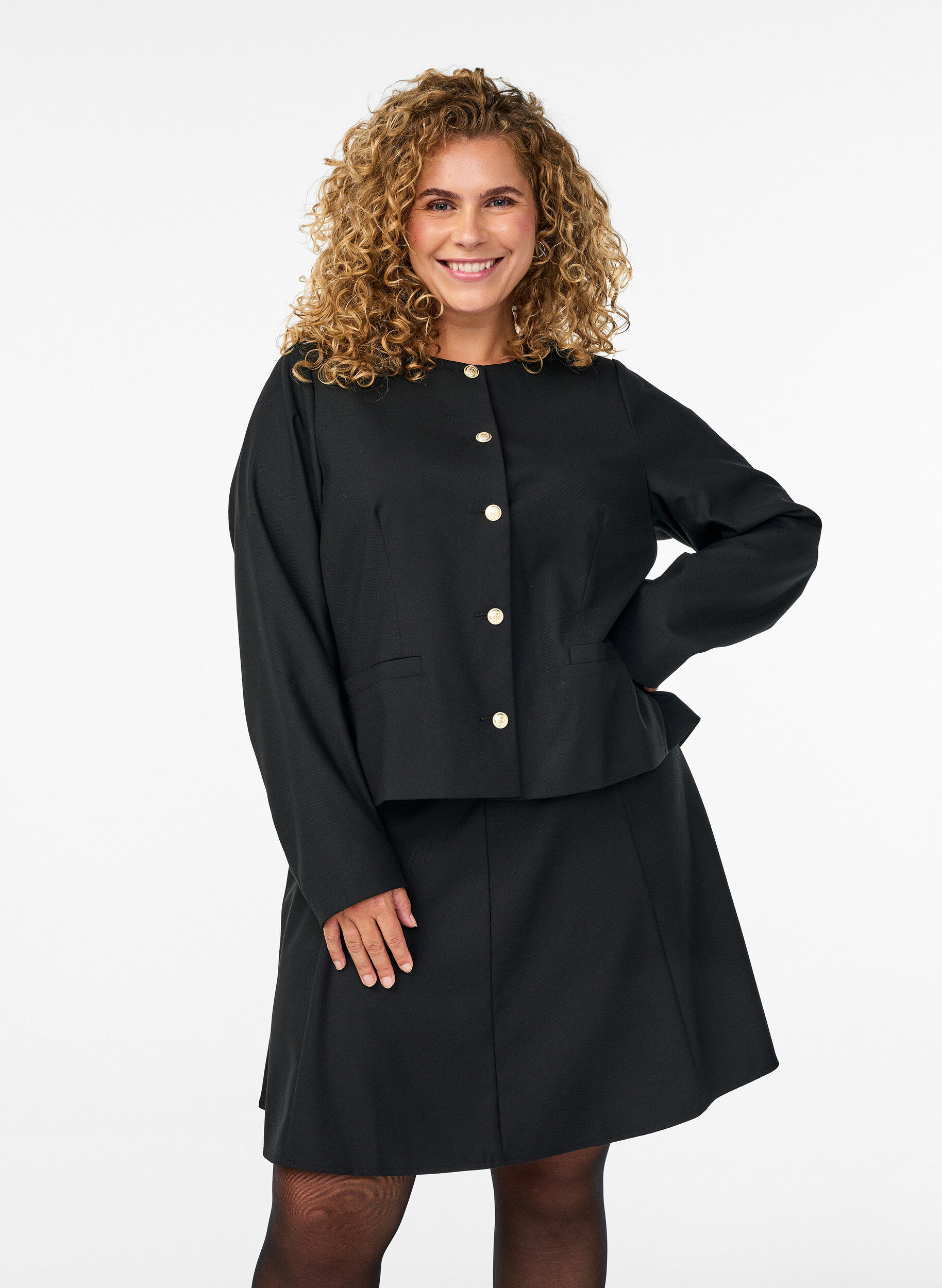 Jupe courte &agrave; coupe &eacute;vas&eacute;e, Noir, Model