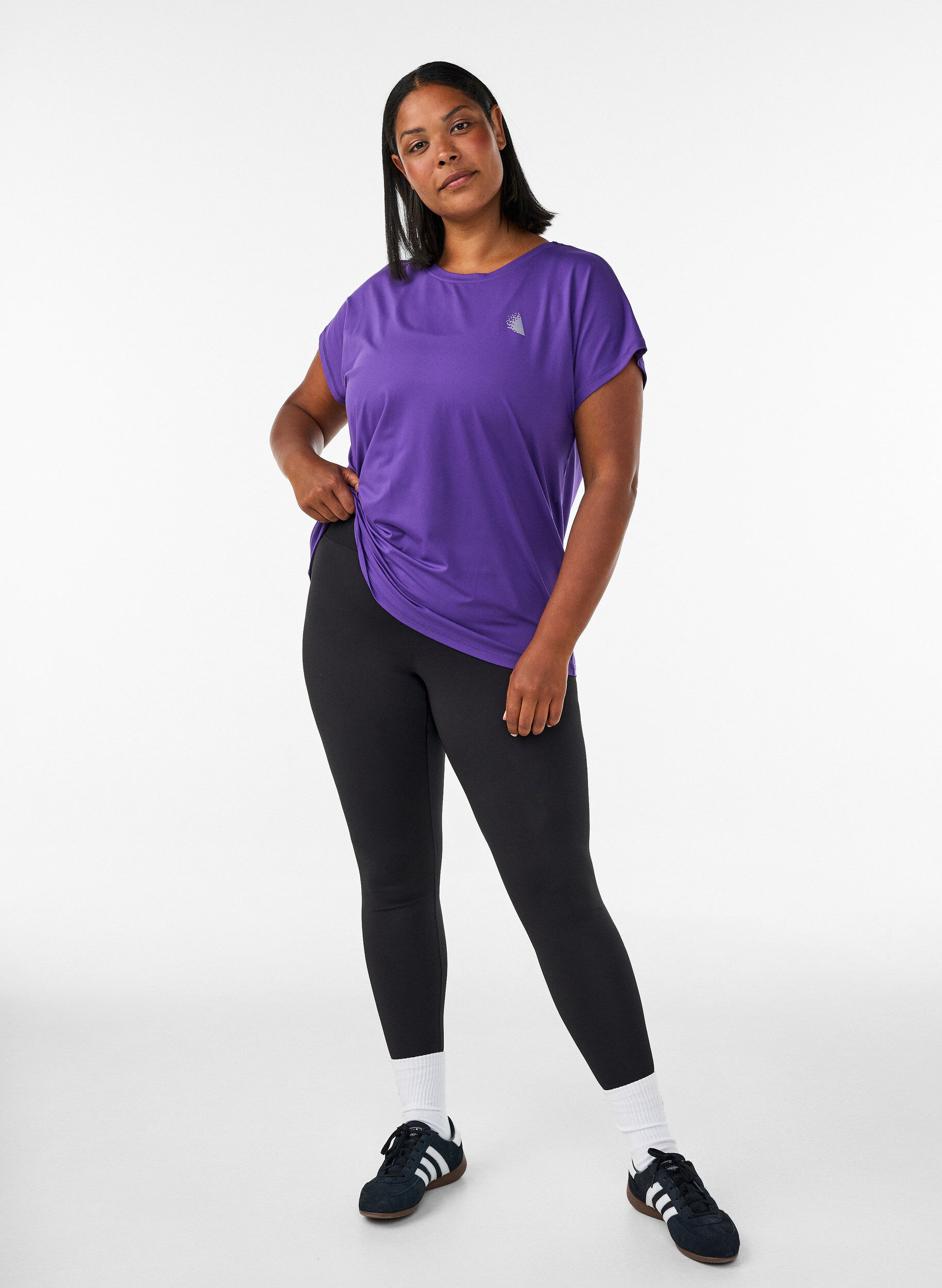 ZizziEinfarbiges Trainings-T-Shirt, Lila, Model image number 1
