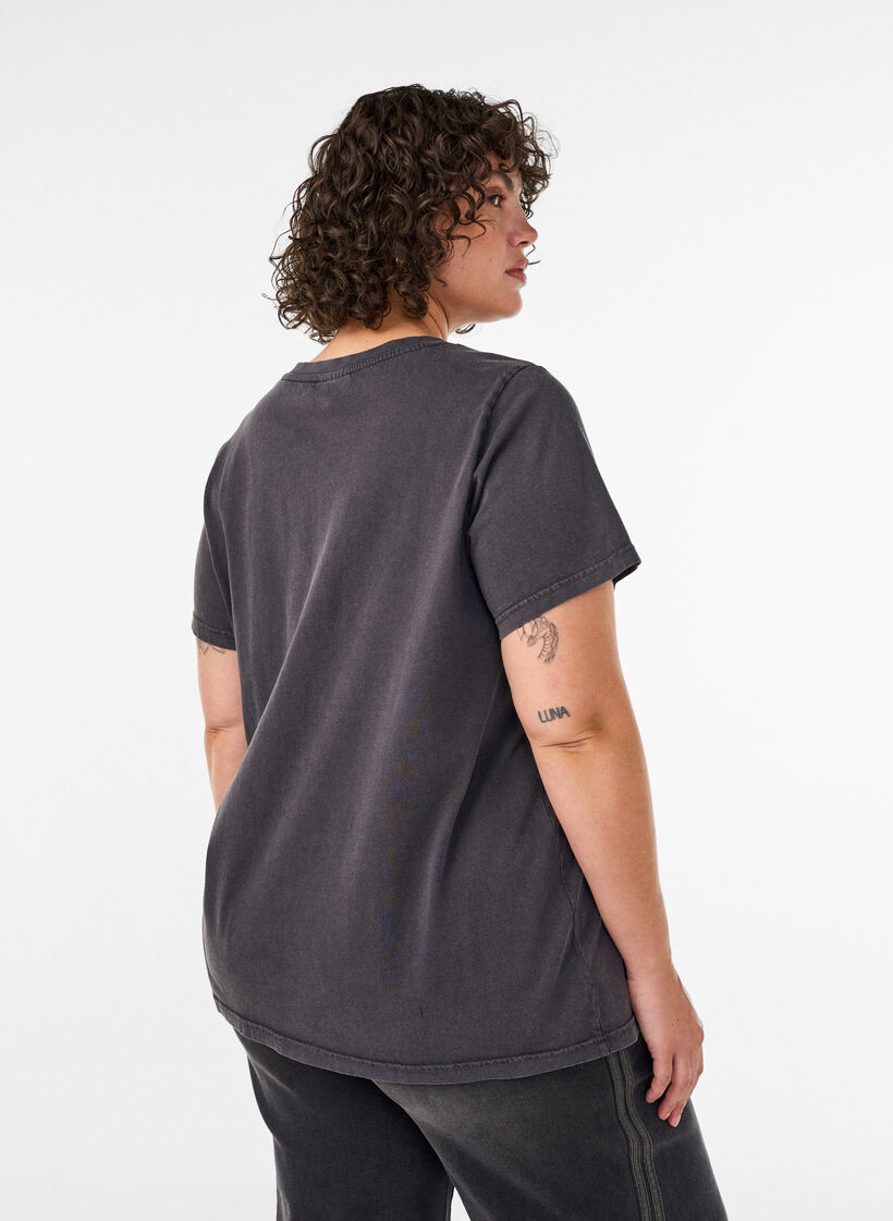 T-Shirt aus Bio-Baumwolle mit Print, Schwarz, Model image number 2