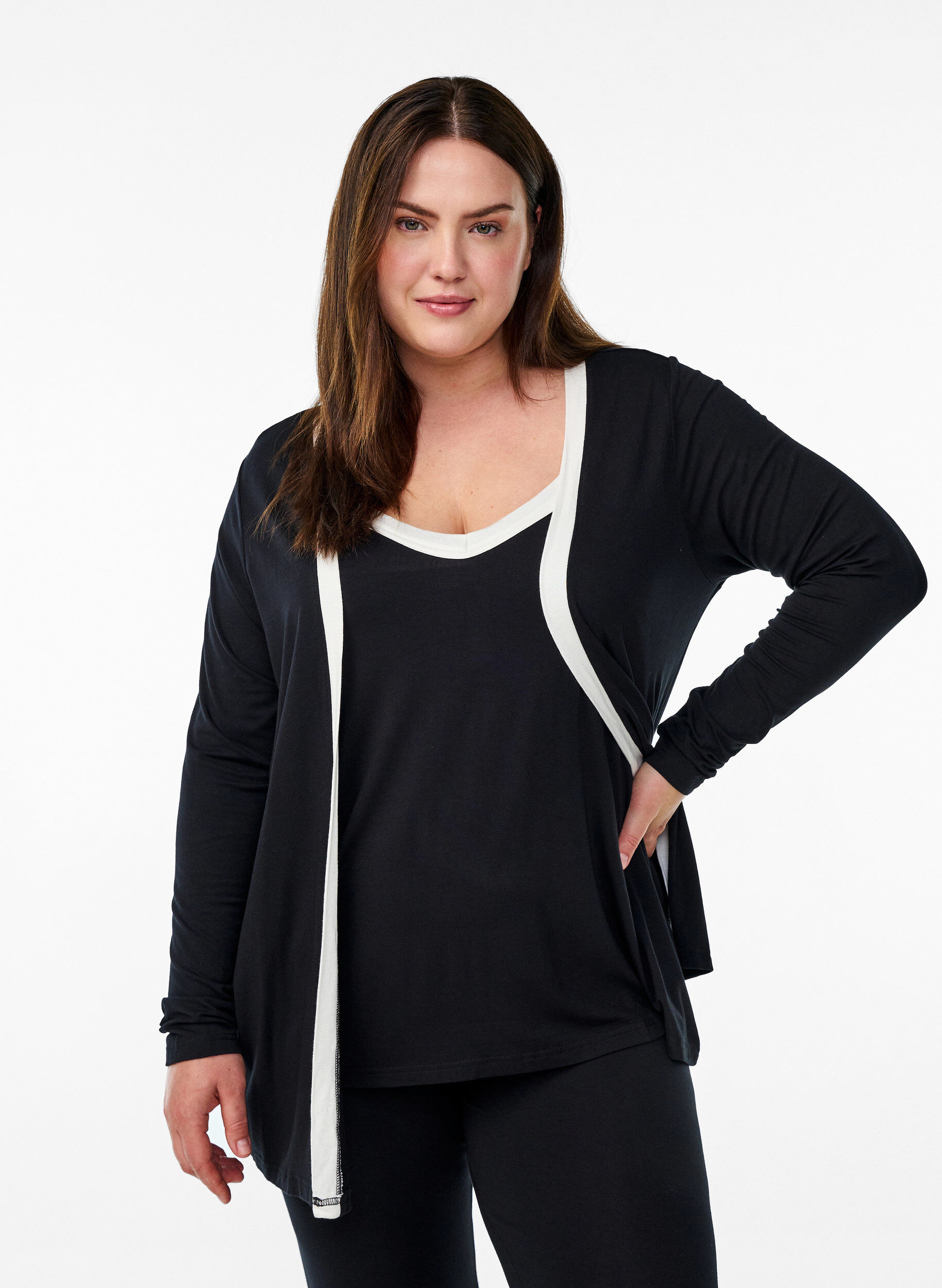 Zizzi Kimono court en viscose, Noir, Model image number 0