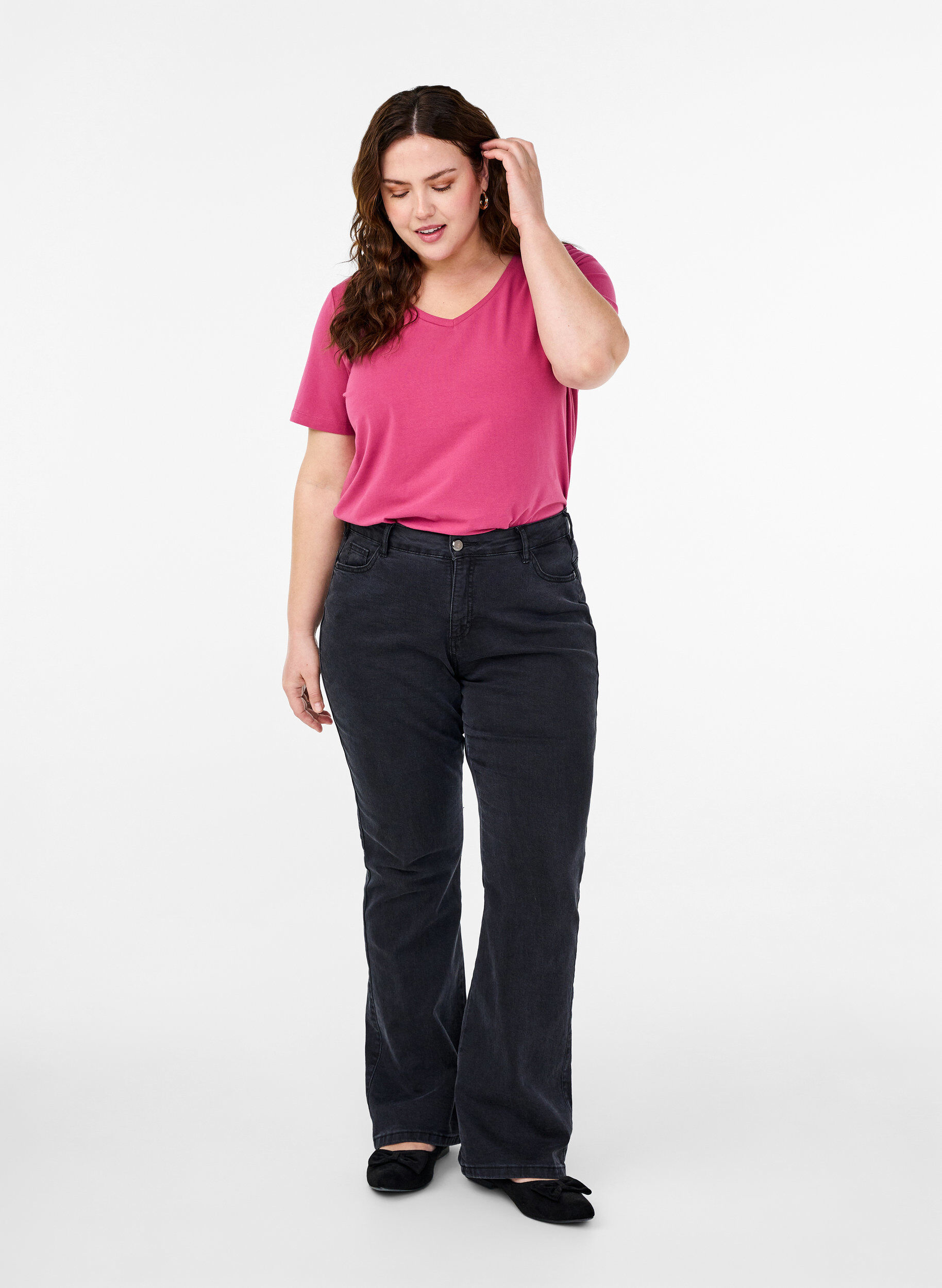 Zizzi Unifarbenes Basic-T-Shirt aus Baumwolle, Rot, Model image number 1